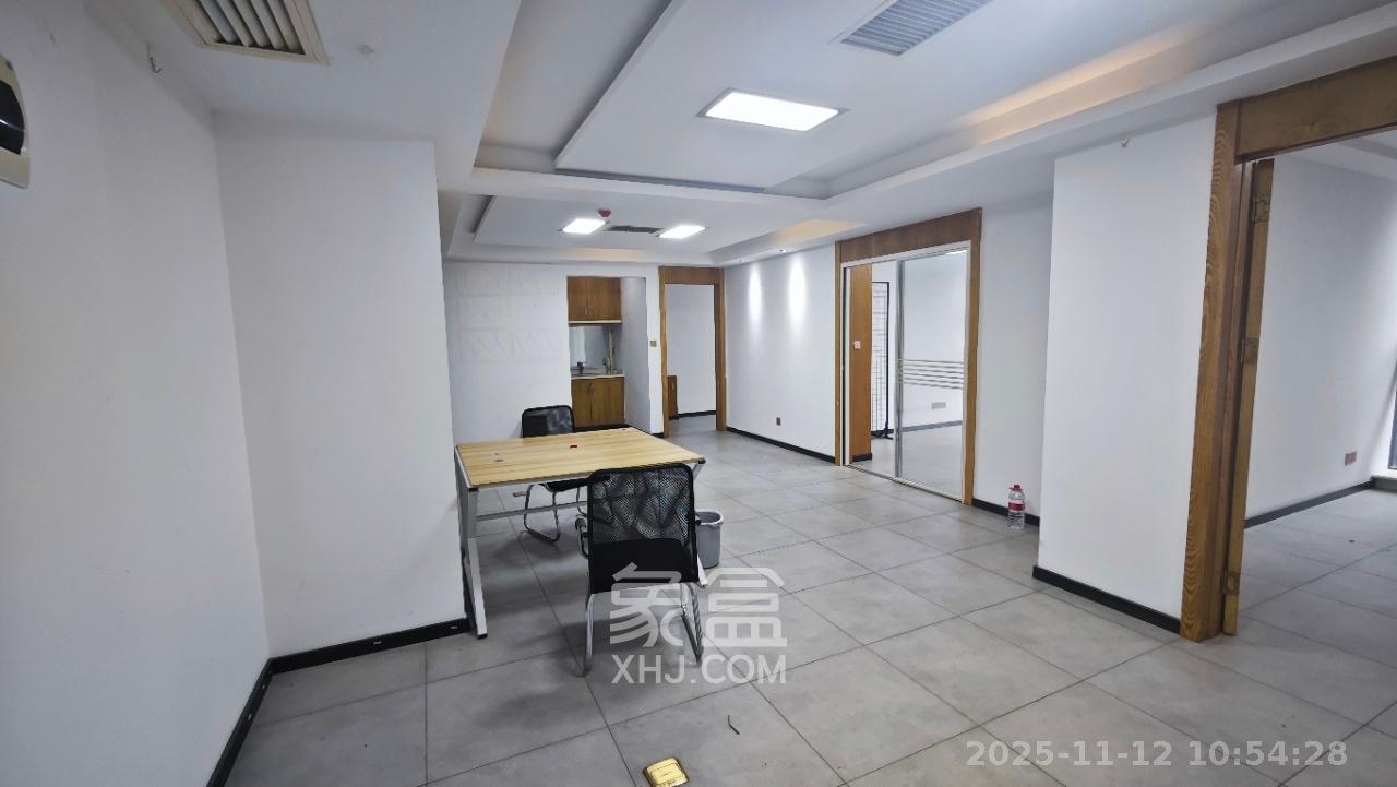 万坤图财富广场 1室1厅1卫 5000.0元/月 万坤图财富广场 1室1厅1卫 5000.0元/月室内图