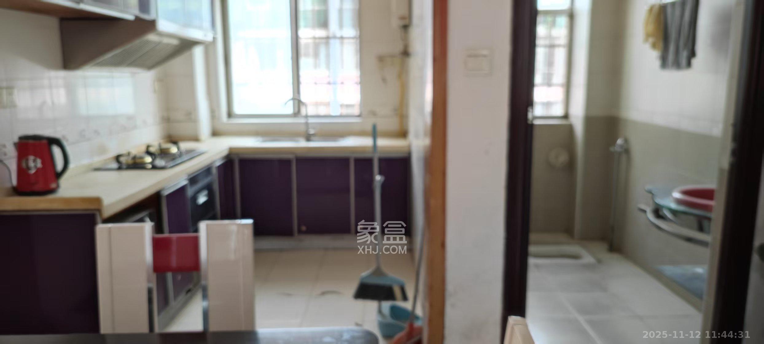 新星小区 4室2厅2卫 2100.0元/月 新星小区 4室2厅2卫 2100.0元/月室内图