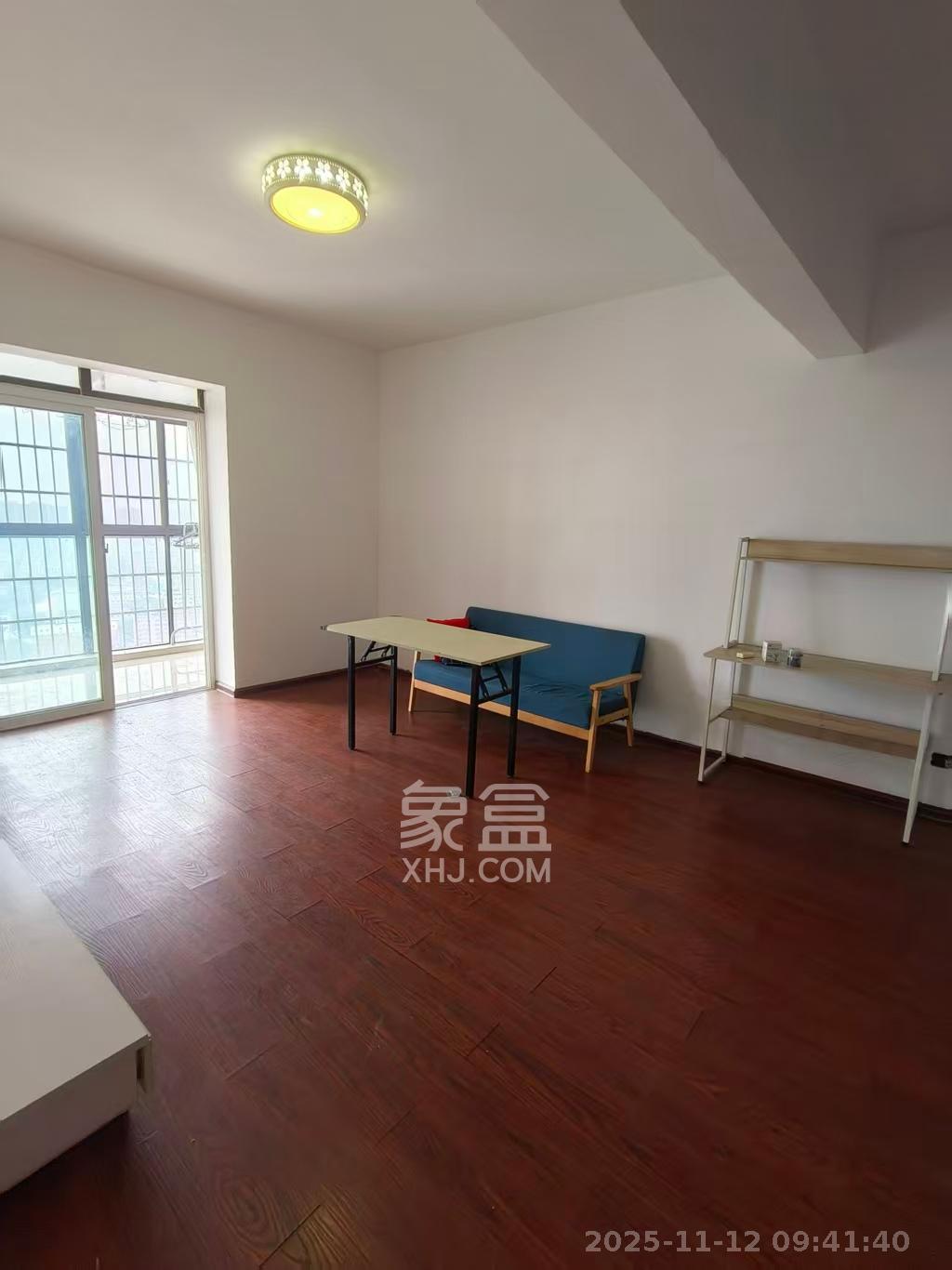 爵士湘  2室2厅1卫    1500.0元/月室内图