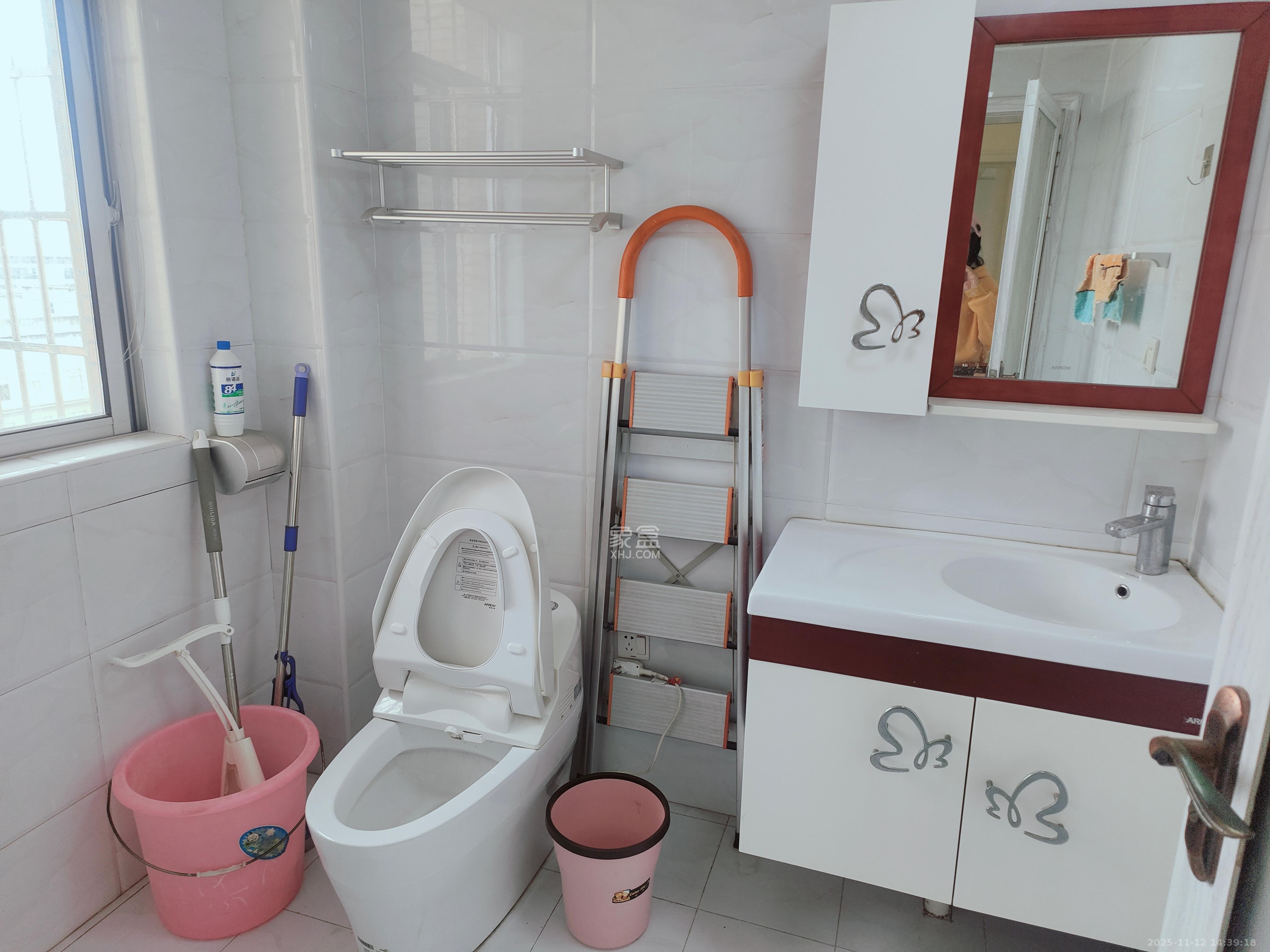 先锋新宇  3室2厅2卫    2200.0元/月室内图