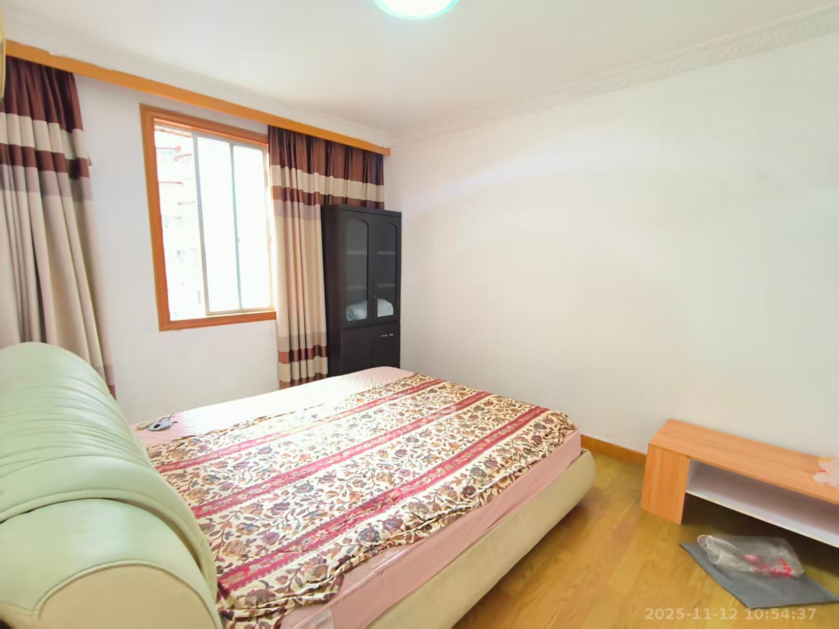 城市花园  2室1厅1卫    2000.0元/月室内图