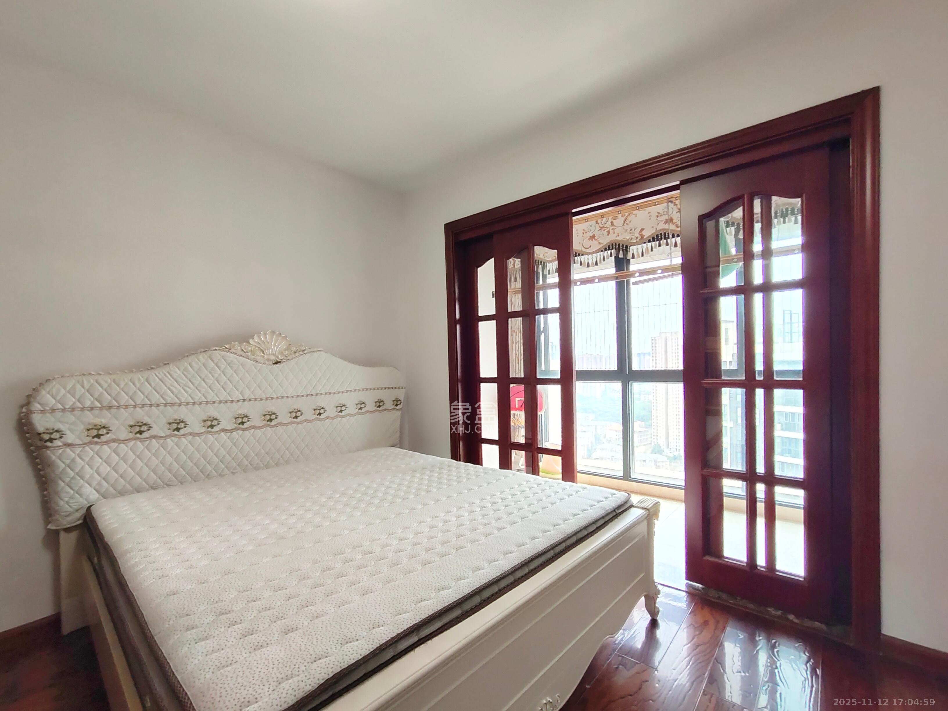 融科东南海  4室2厅2卫    4000.0元/月室内图