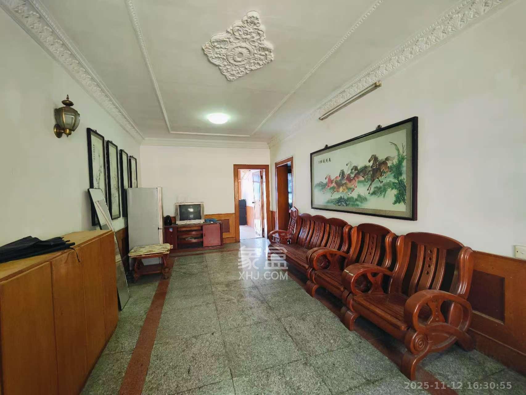 民主东街散盘 3室2厅2卫 1600.0元/月 民主东街散盘 3室2厅2卫 1600.0元/月室内图