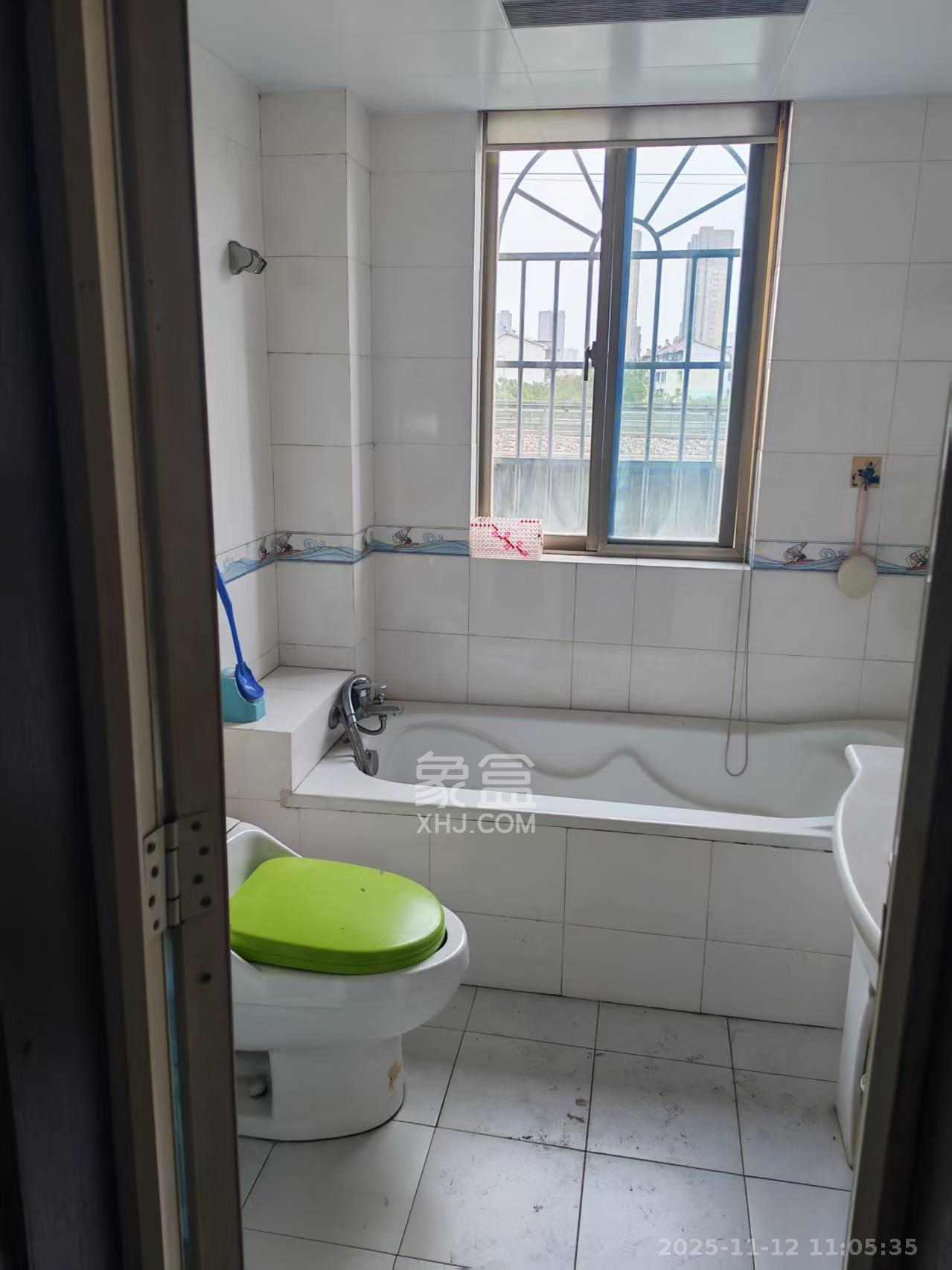 南明苑西区 2室2厅2卫 2000.0元/月 南明苑西区 2室2厅2卫 2000.0元/月室内图