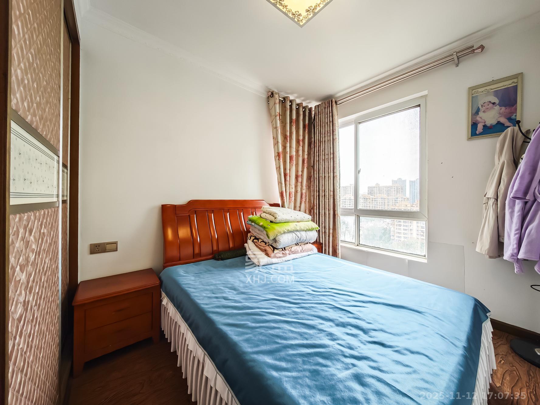 山语城一期 3室2厅2卫 98.0万 山语城一期 3室2厅2卫 98.0万卧室