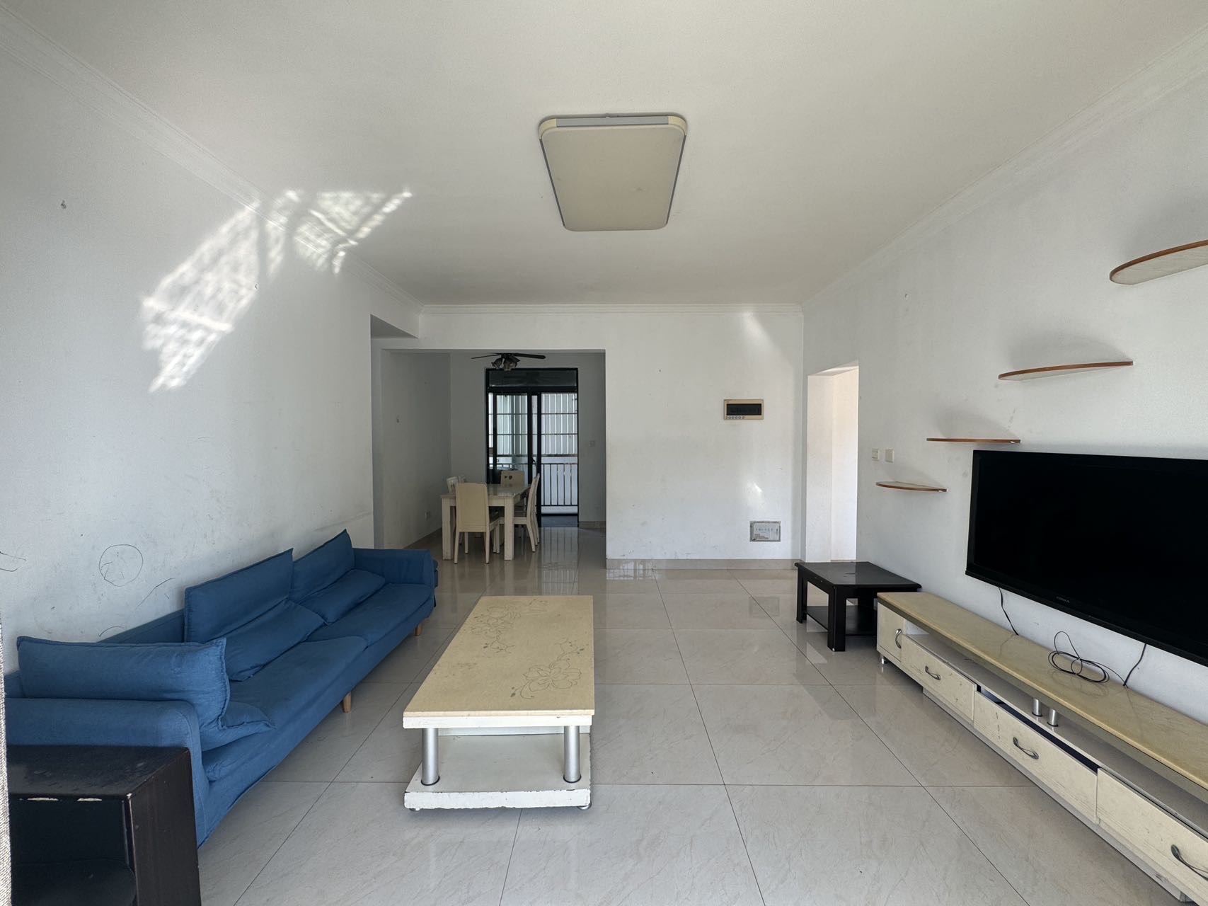 锦地翰城一期 3室2厅2卫 135.0万 锦地翰城一期 3室2厅2卫 135.0万客厅