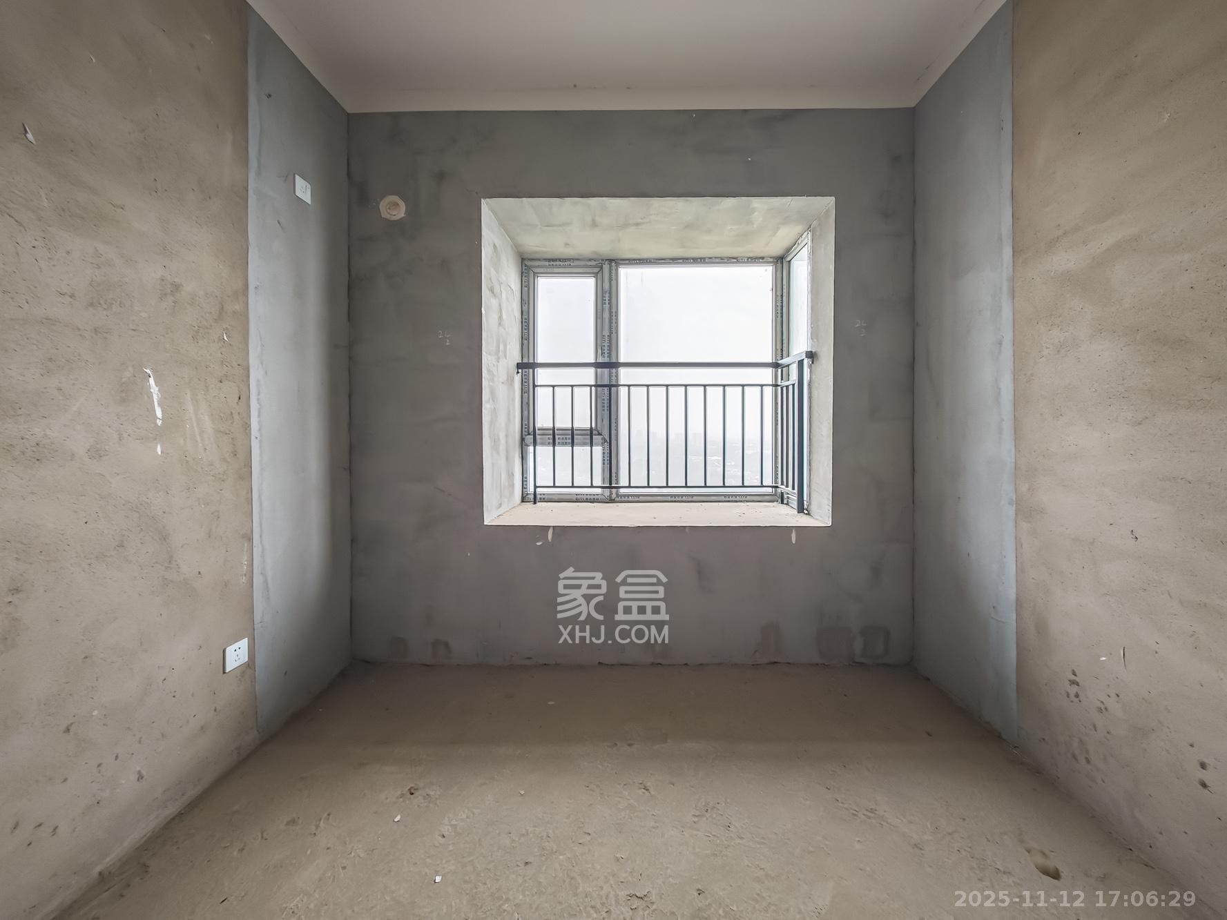 钱隆世家 4室2厅2卫 74.0万 钱隆世家 4室2厅2卫 74.0万卧室