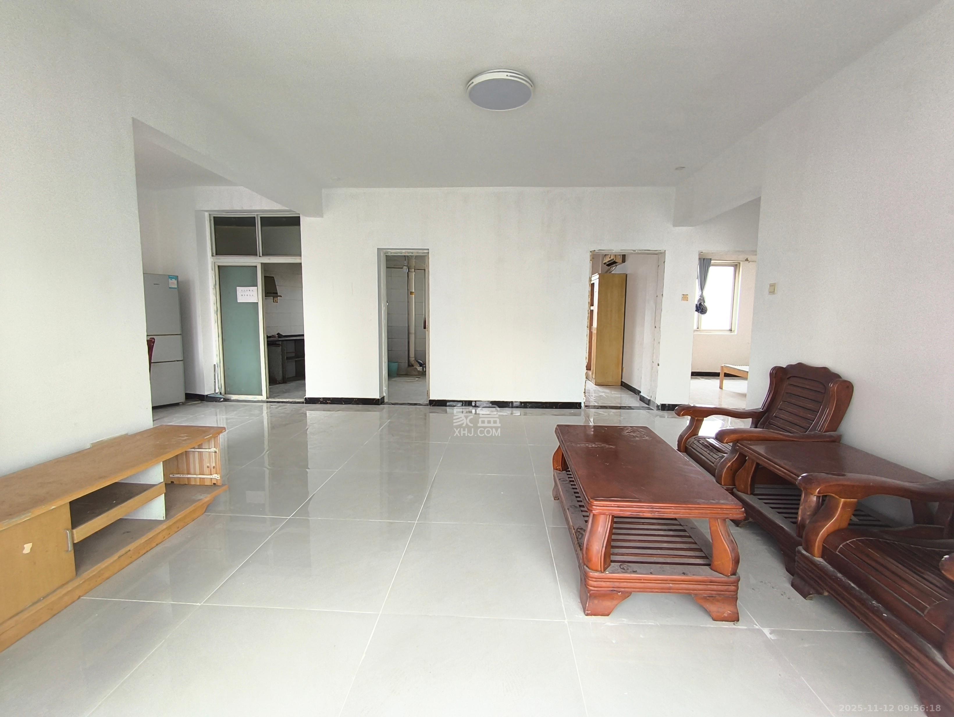 星城国际  3室2厅2卫    1500.0元/月室内图