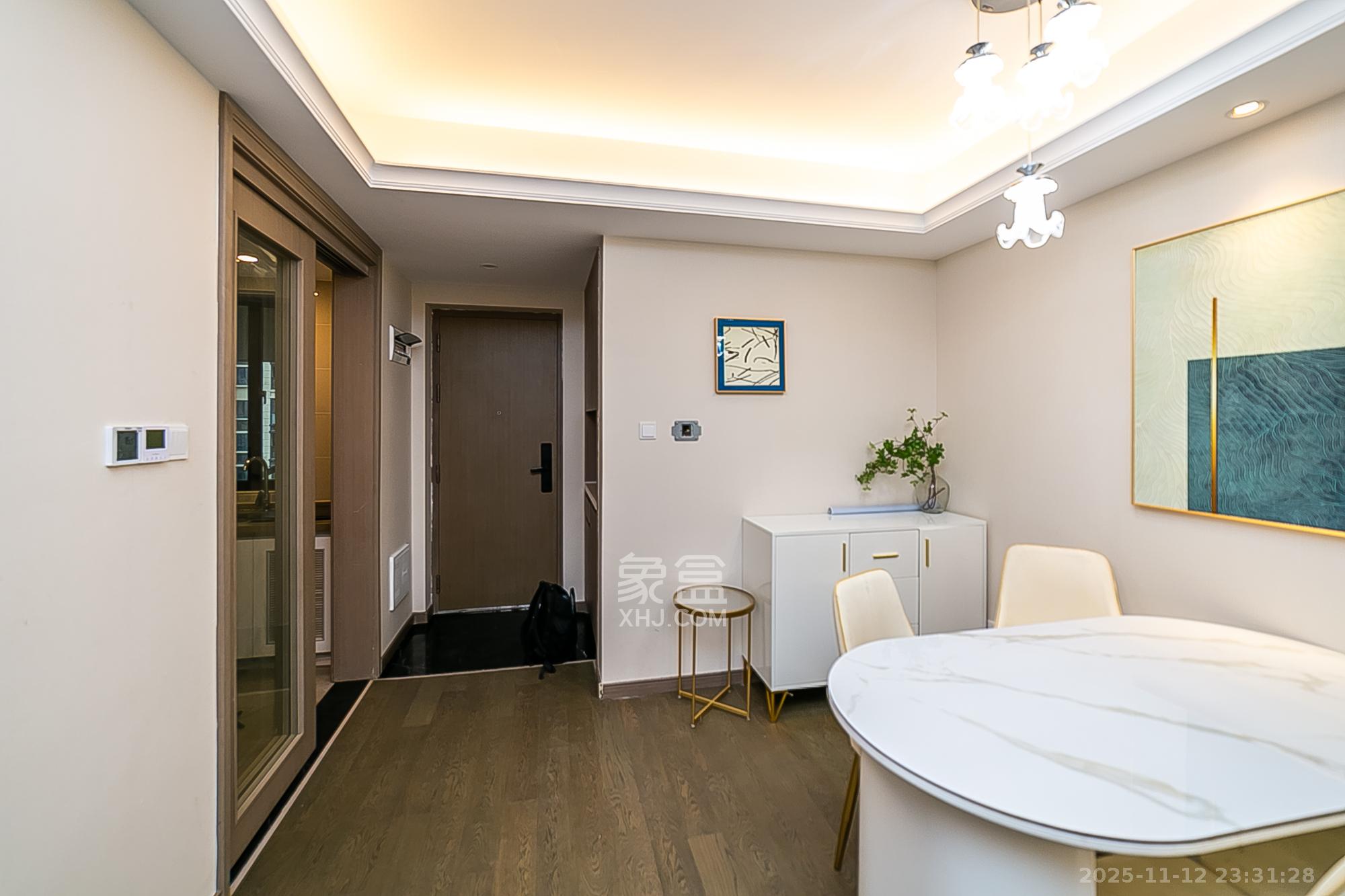 新力铂园（江山云著）  3室2厅2卫    128.0万客厅