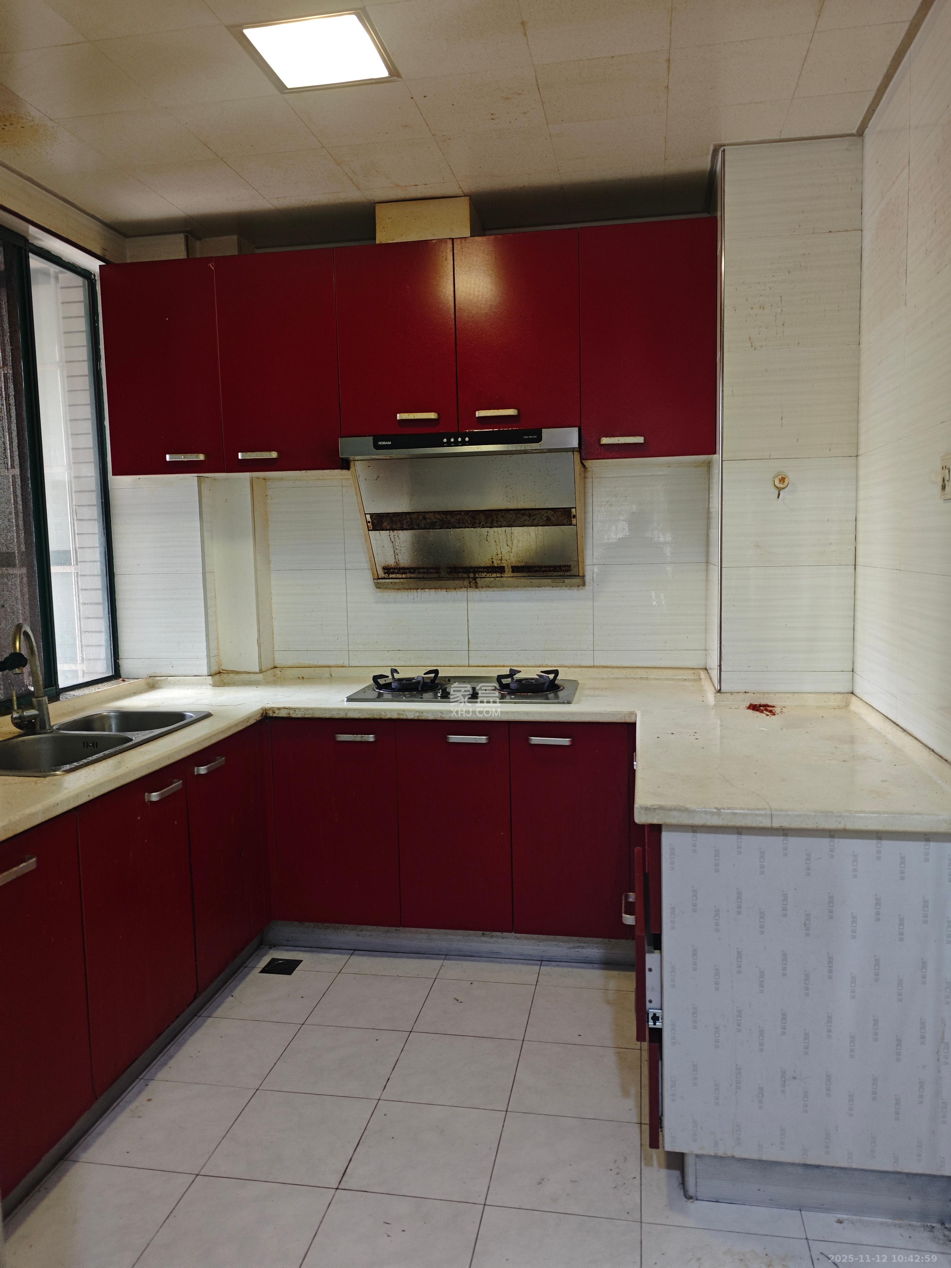 华天LOHO小镇 3室2厅1卫 1700.0元/月 华天LOHO小镇 3室2厅1卫 1700.0元/月室内图