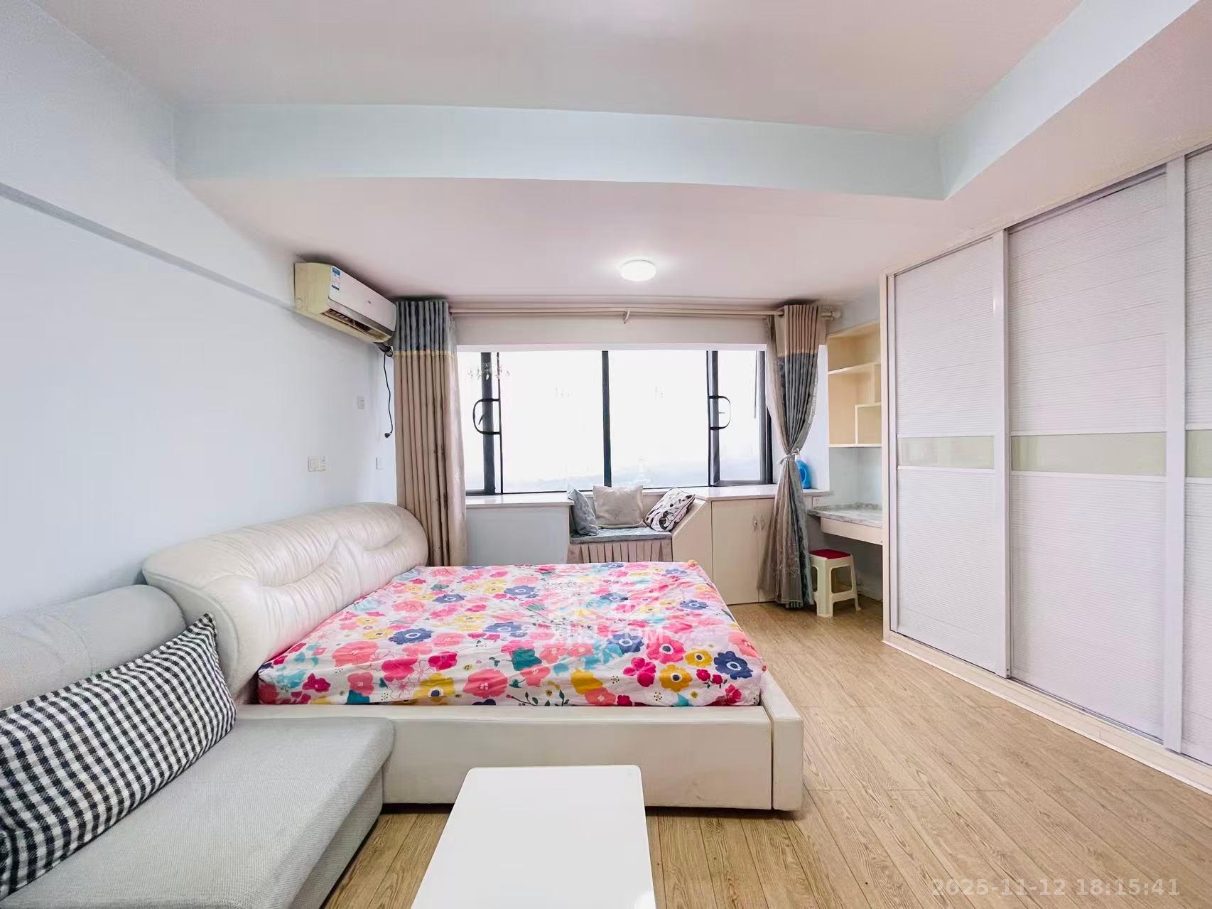 观园国际公寓  1室1厅1卫    2000.0元/月室内图