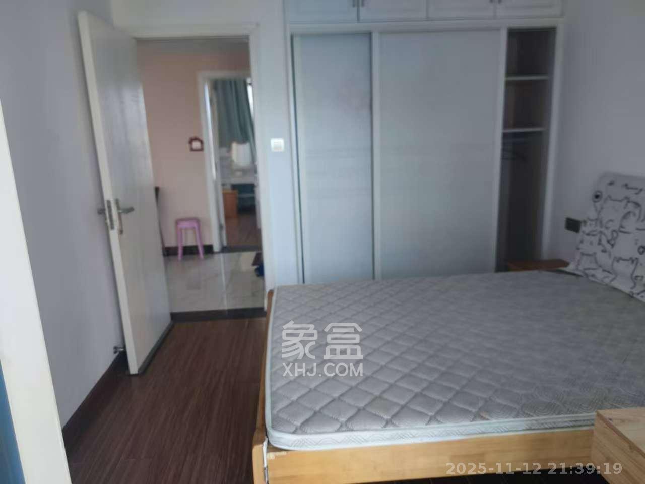 荣盛花语馨苑  3室2厅1卫    2600.0元/月室内图