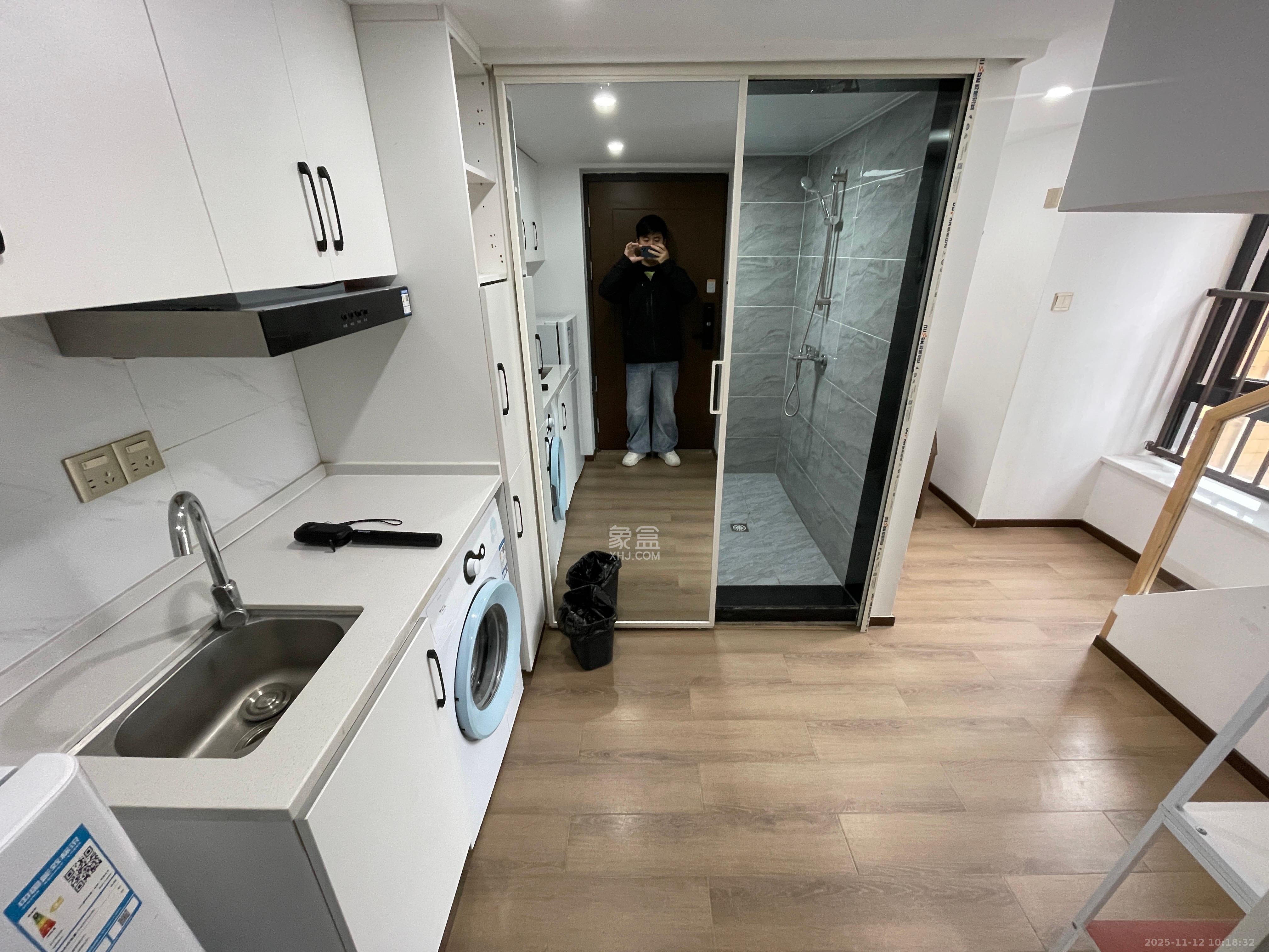 越秀悦湖台  1室1厅1卫    1500.0元/月