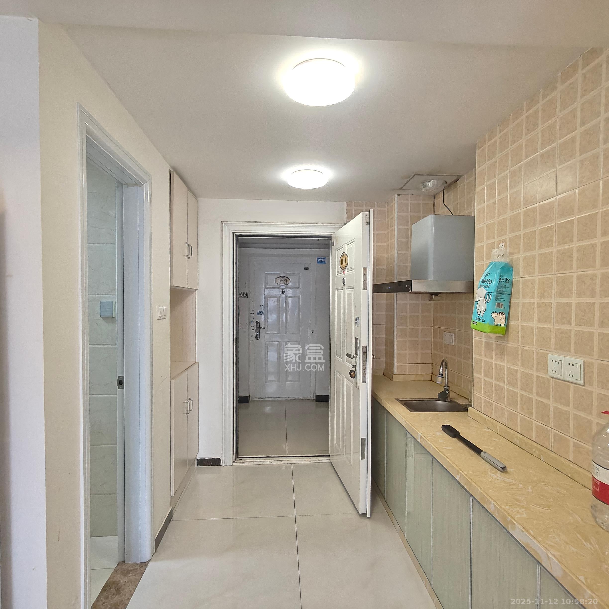 九峰远见  1室1厅1卫    1300.0元/月室内图