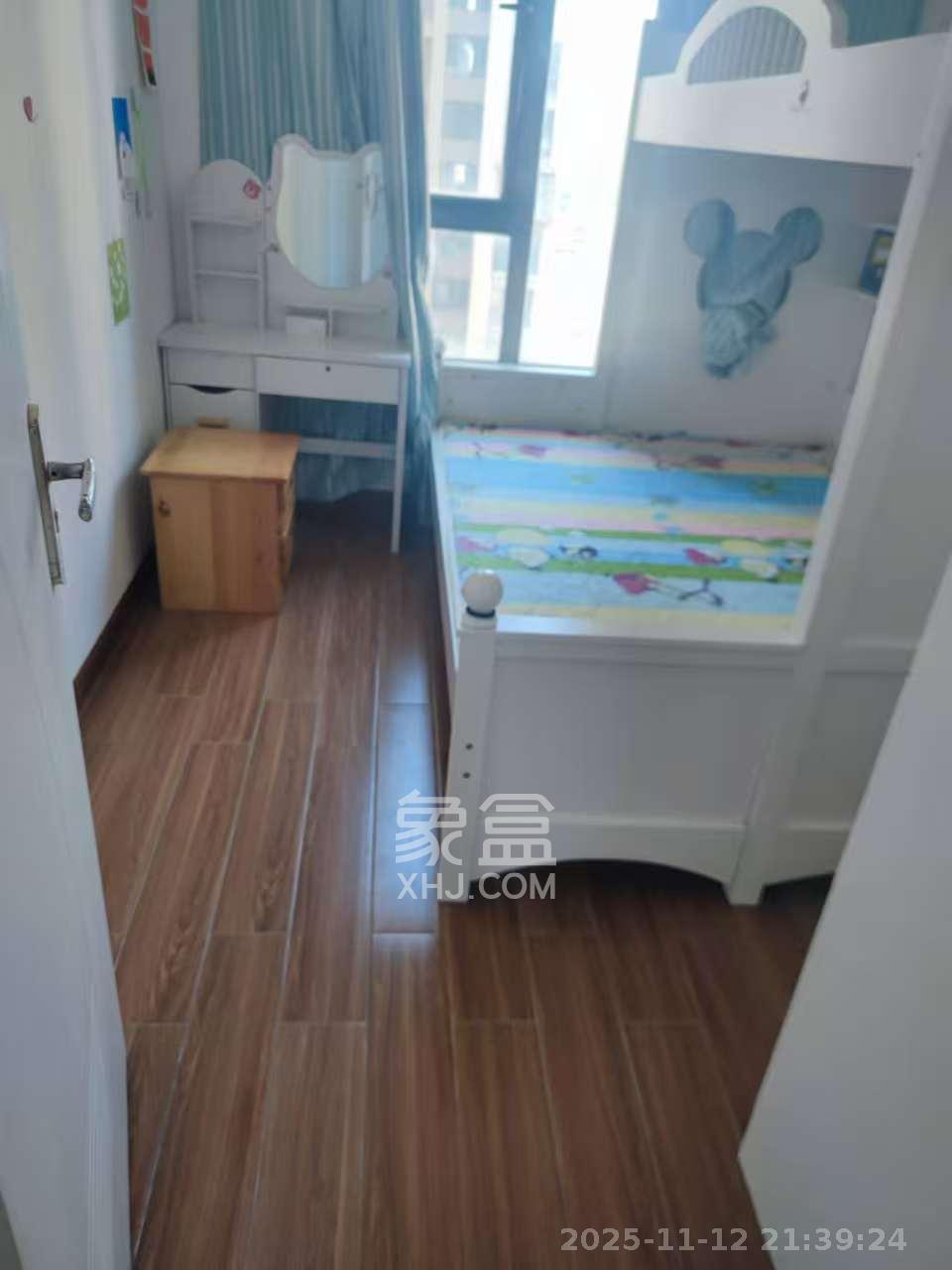 荣盛花语馨苑  3室2厅1卫    2600.0元/月室内图