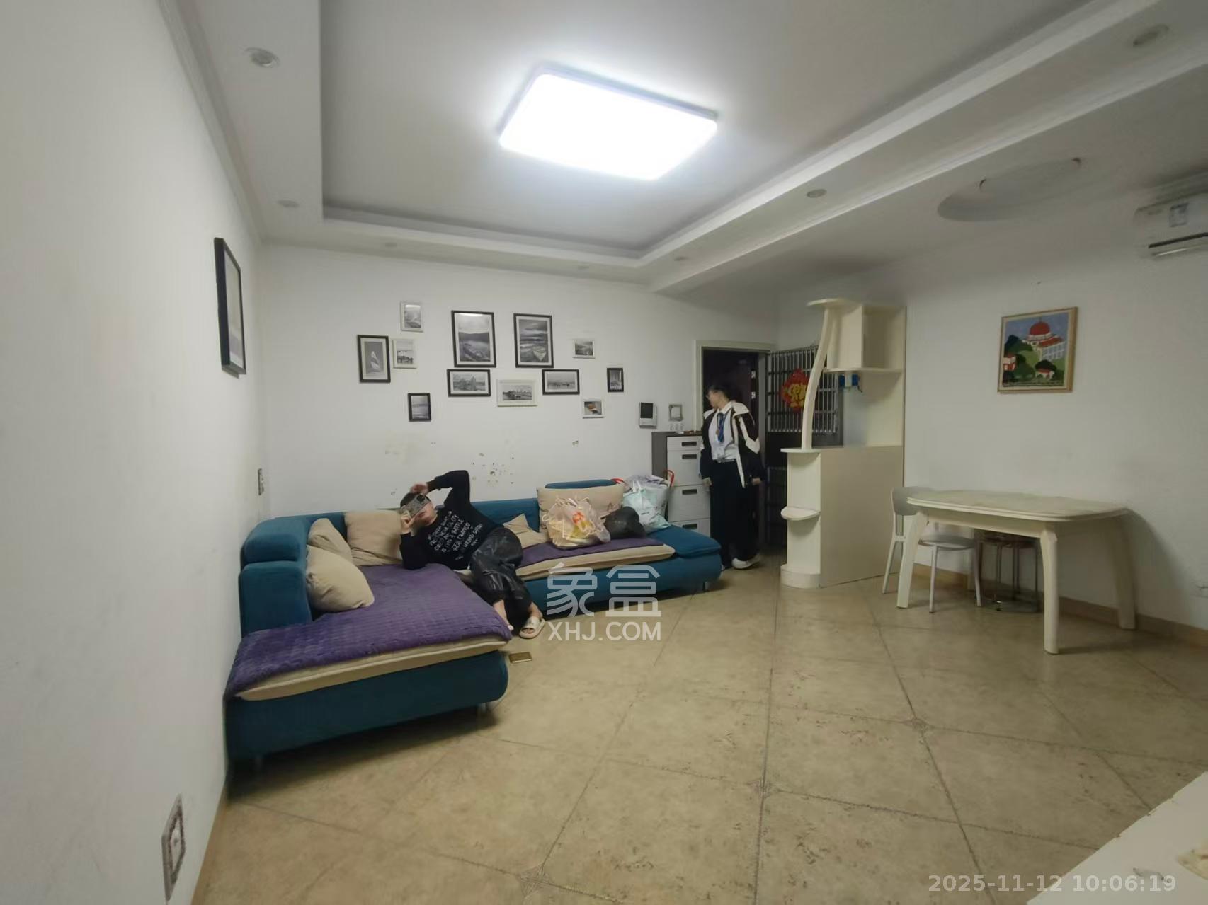 君悦紫园  1室1厅1卫    2200.0元/月室内图