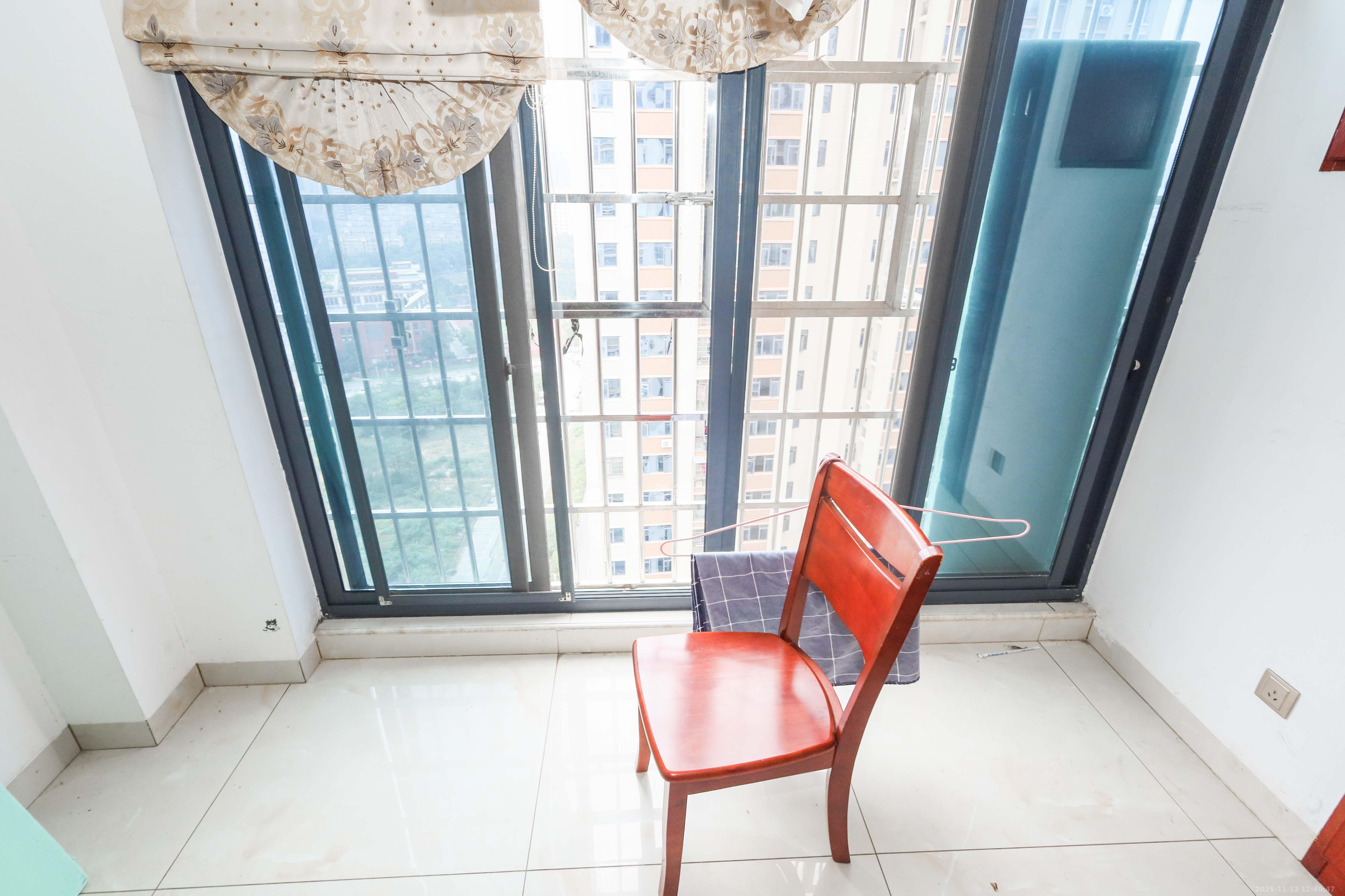 天元涉外景园C区 3室2厅1卫 78.0万 天元涉外景园C区 3室2厅1卫 78.0万阳台