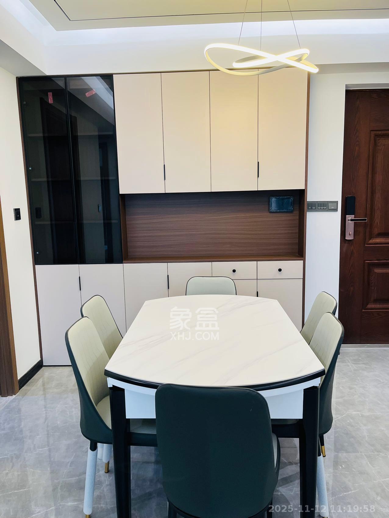 卓越中寰  3室2厅2卫    4500.0元/月室内图