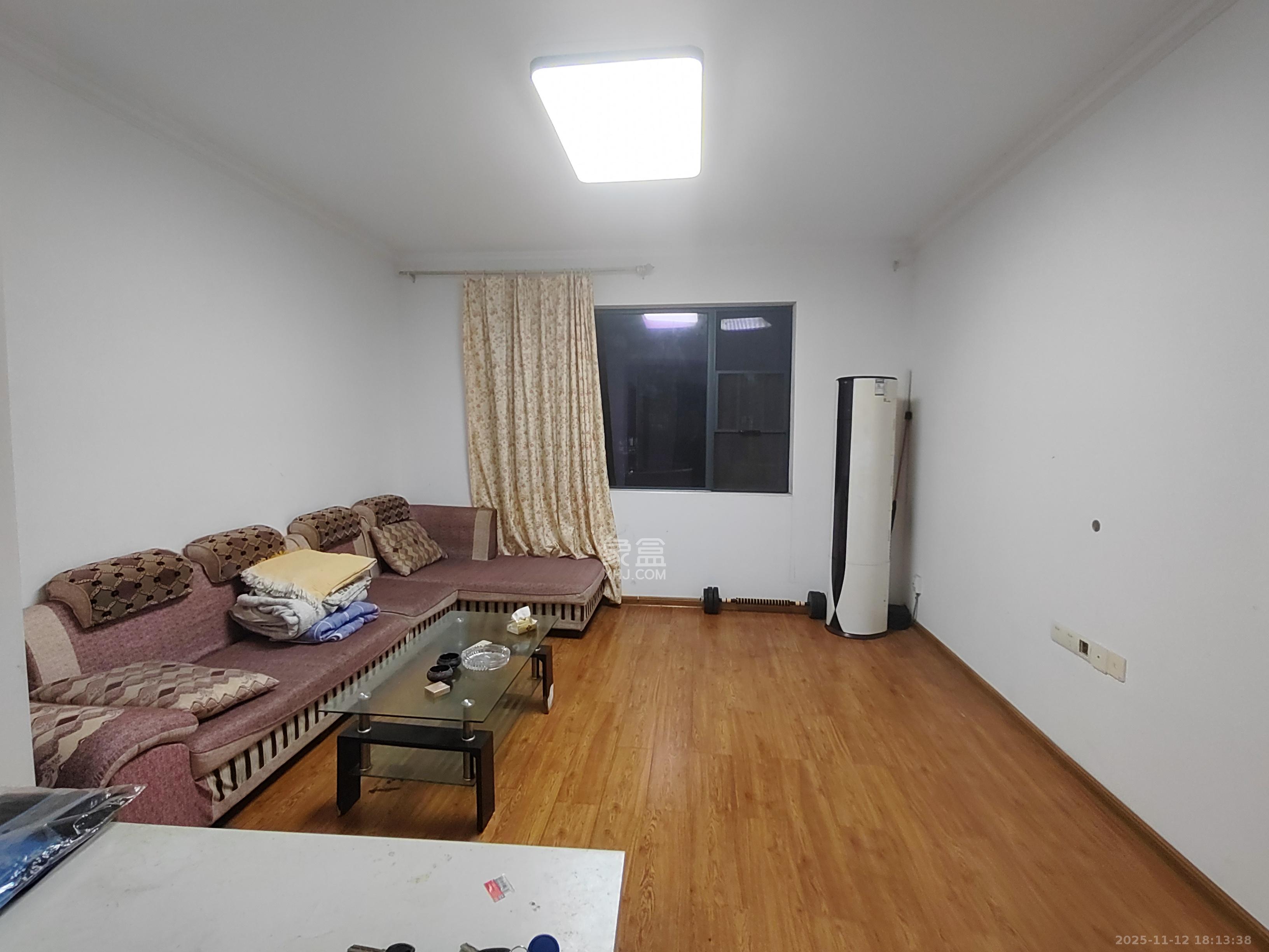 岳华新苑  3室2厅2卫    2700.0元/月室内图