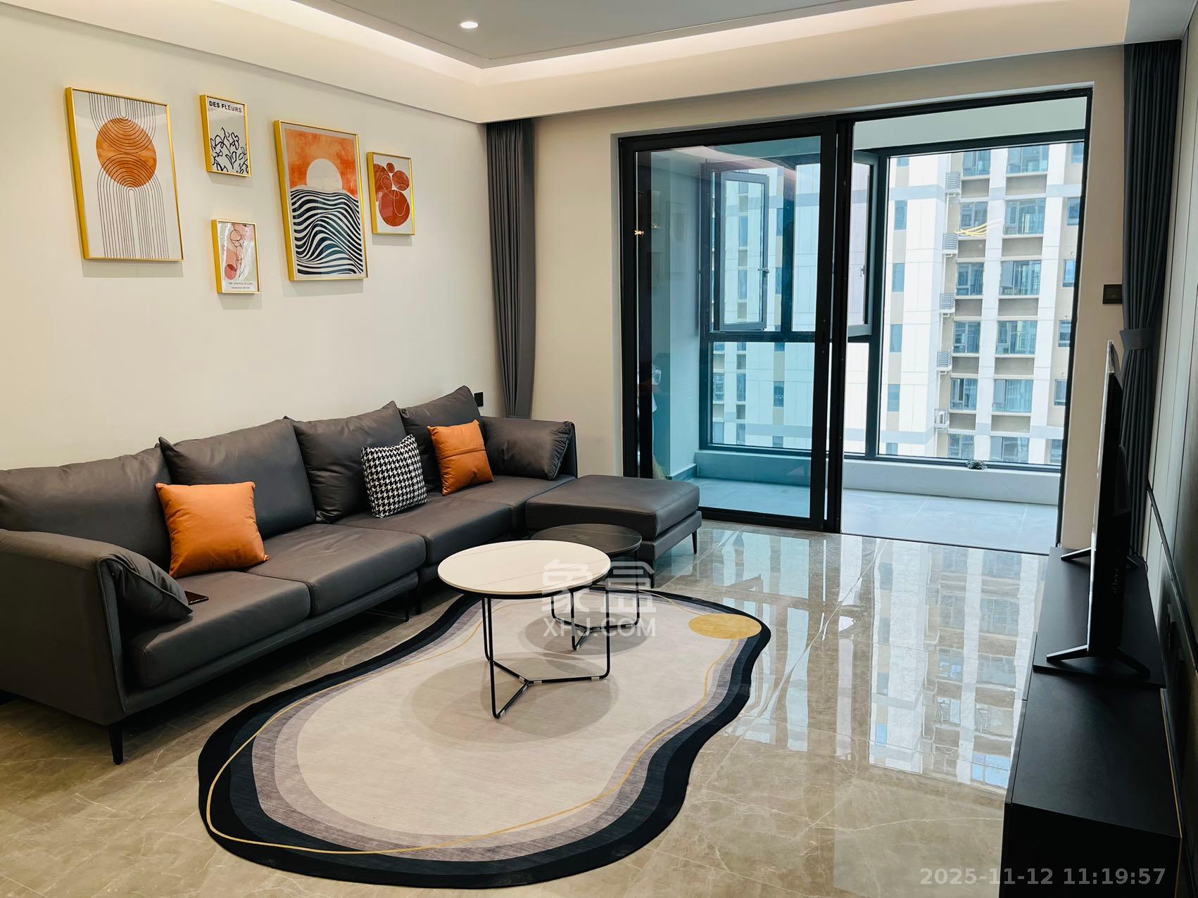 卓越中寰  3室2厅2卫    4500.0元/月