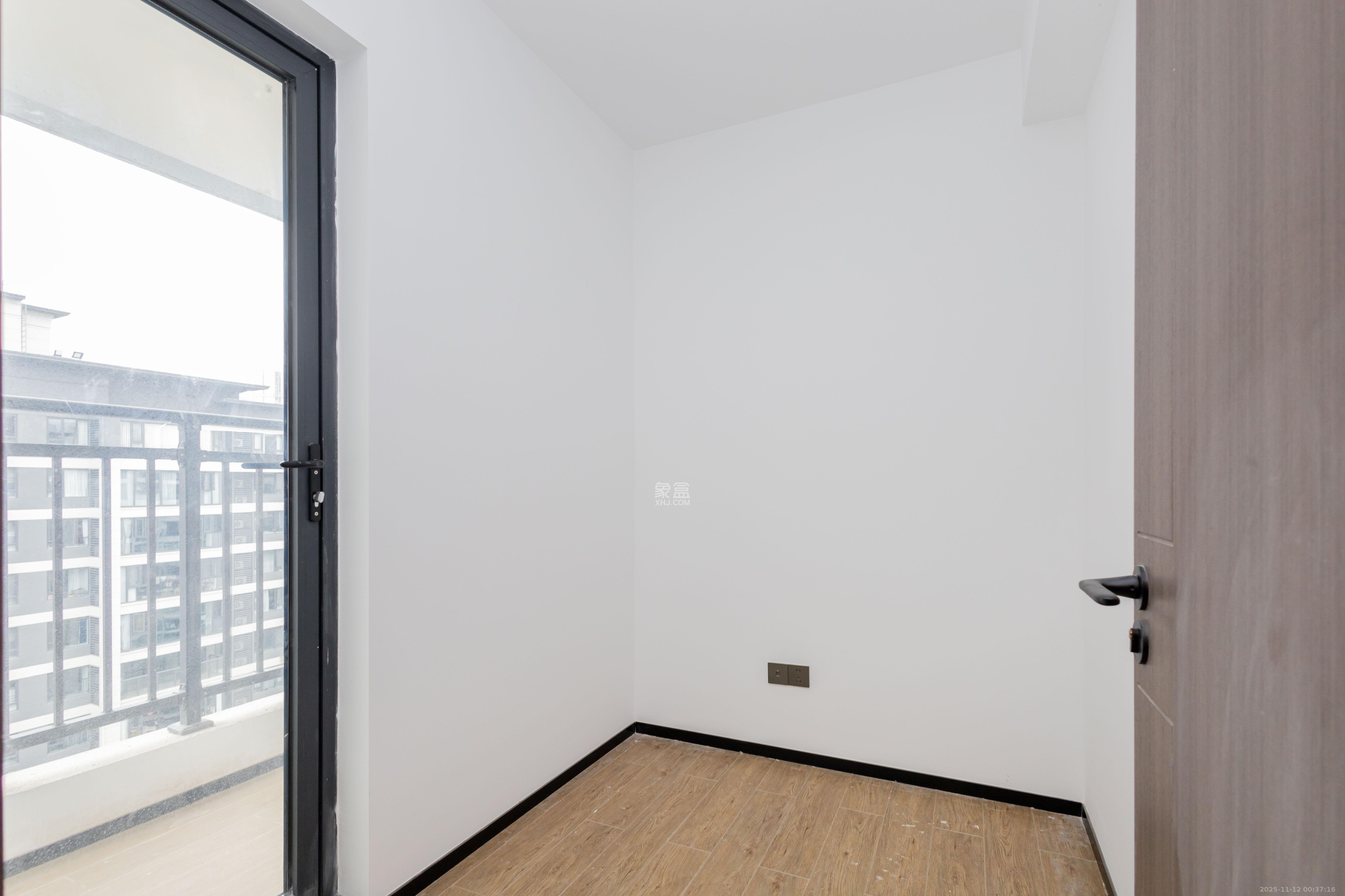 湘语洺悦 4室2厅2卫 200.0万 湘语洺悦 4室2厅2卫 200.0万卧室