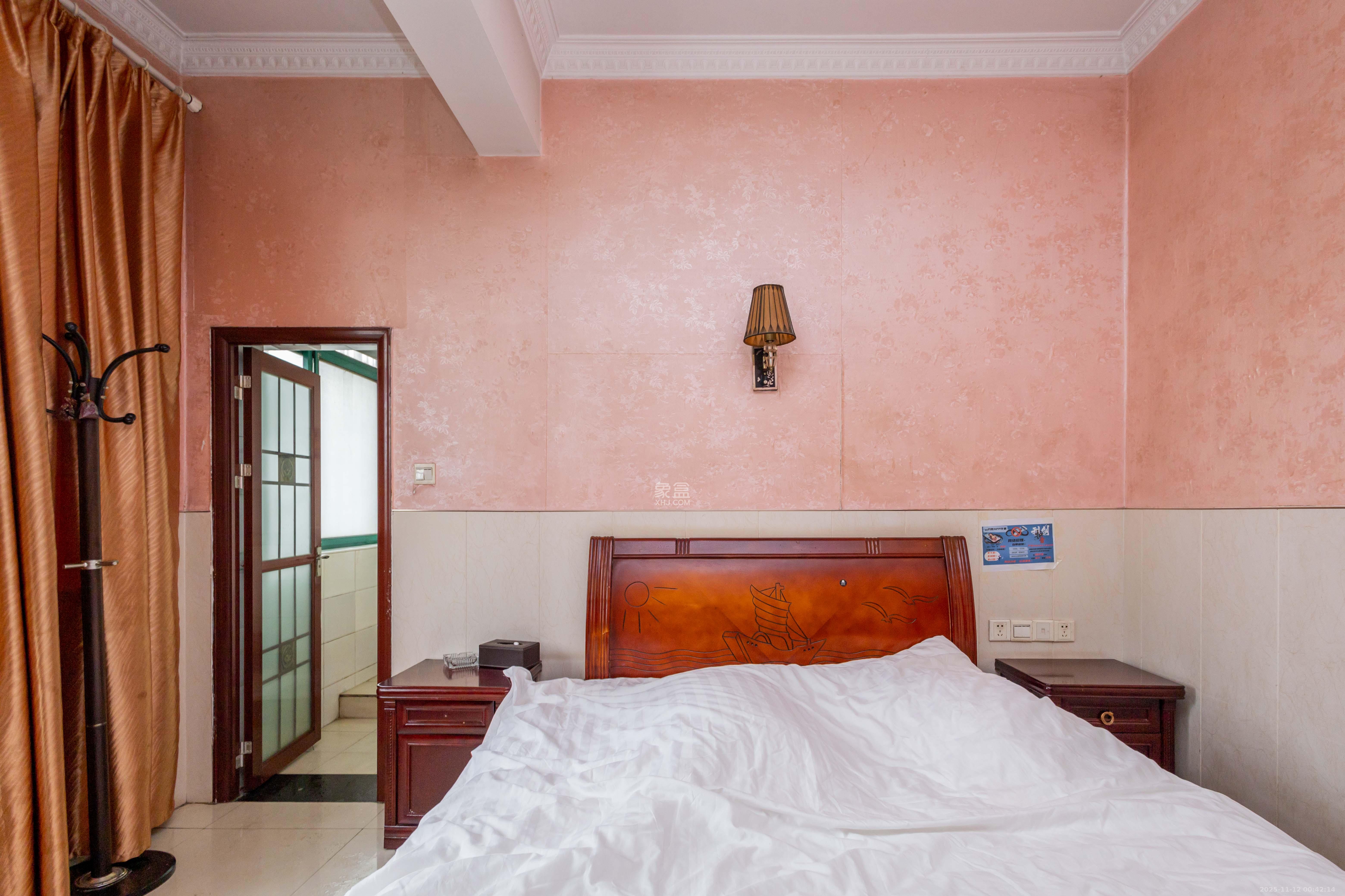 星沙国际物流园/泉星社区 7室7厅7卫 120.0万 星沙国际物流园/泉星社区 7室7厅7卫 120.0万客厅