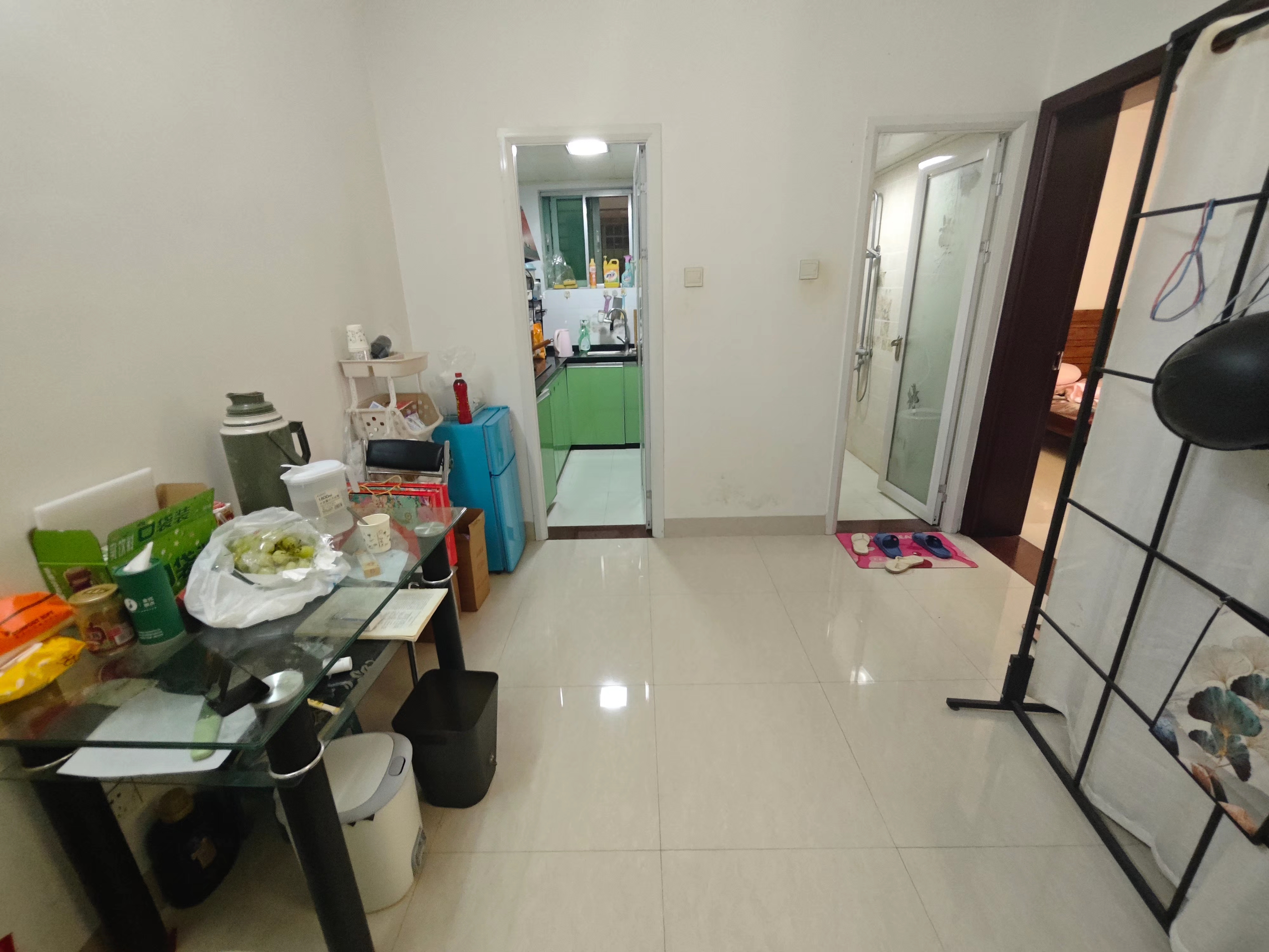 兆南公寓  1室0厅0卫    46.8万客厅