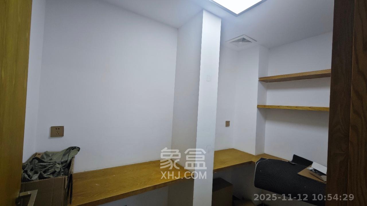 万坤图财富广场 1室1厅1卫 5000.0元/月 万坤图财富广场 1室1厅1卫 5000.0元/月室内图