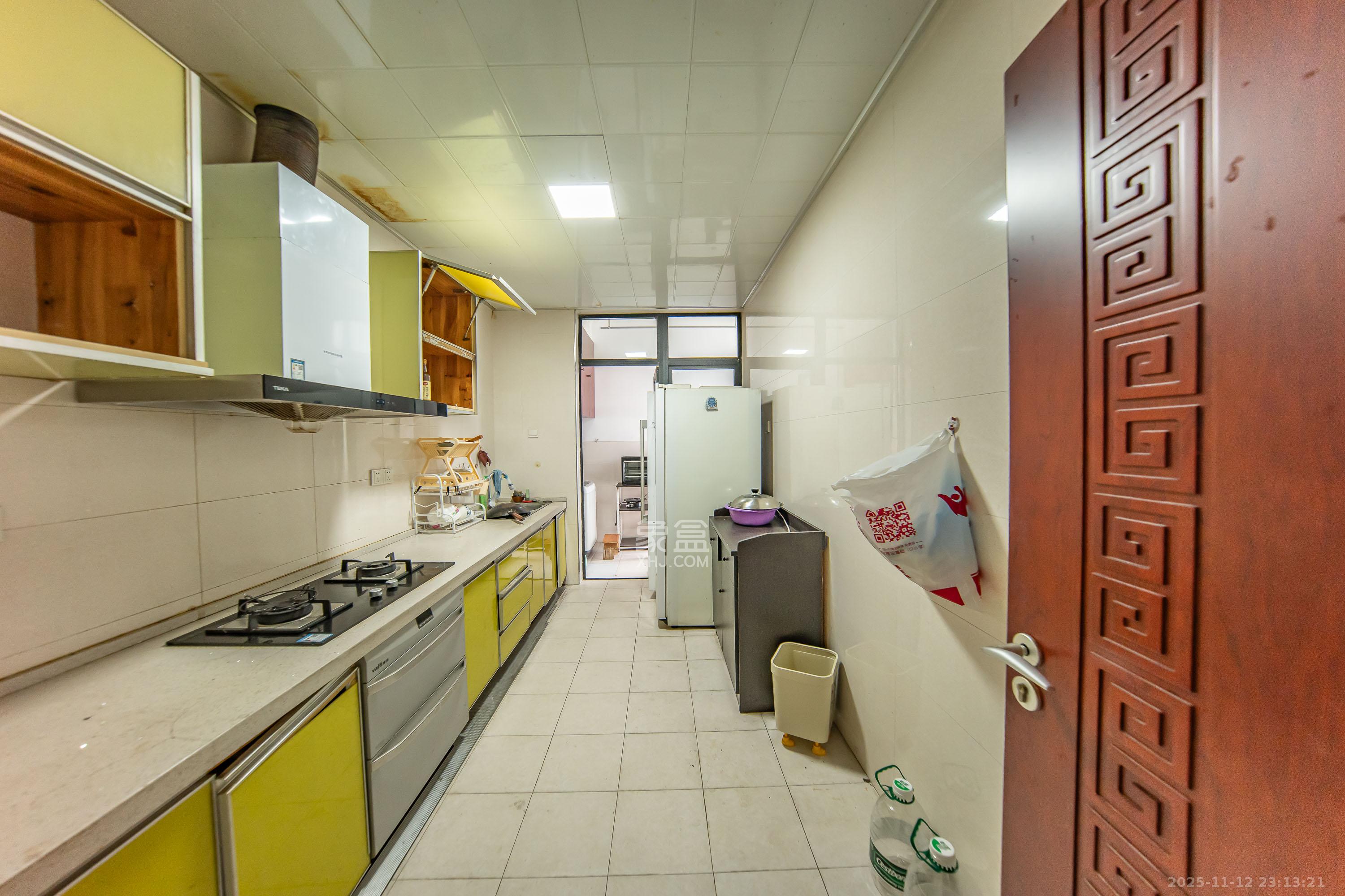 阳光100三期 3室3厅2卫 118.0万 阳光100三期 3室3厅2卫 118.0万厨房