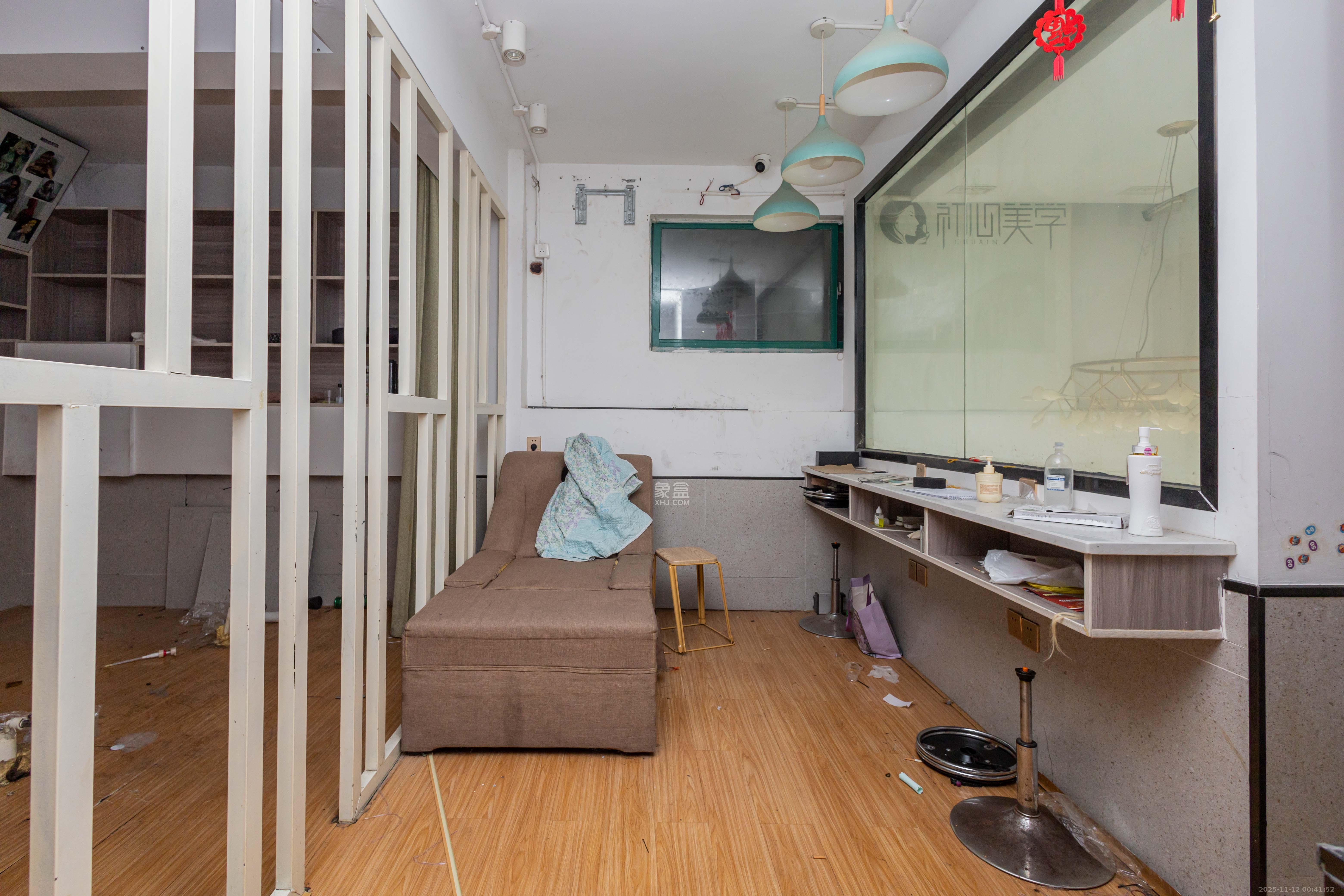 星沙国际物流园/泉星社区 1室1厅1卫 220.0万 星沙国际物流园/泉星社区 1室1厅1卫 220.0万卧室