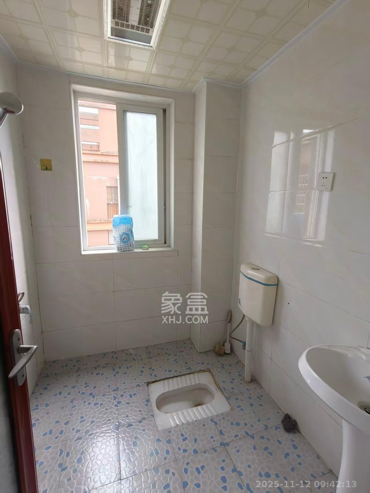 爵士湘 2室2厅1卫 1500.0元/月 爵士湘 2室2厅1卫 1500.0元/月室内图