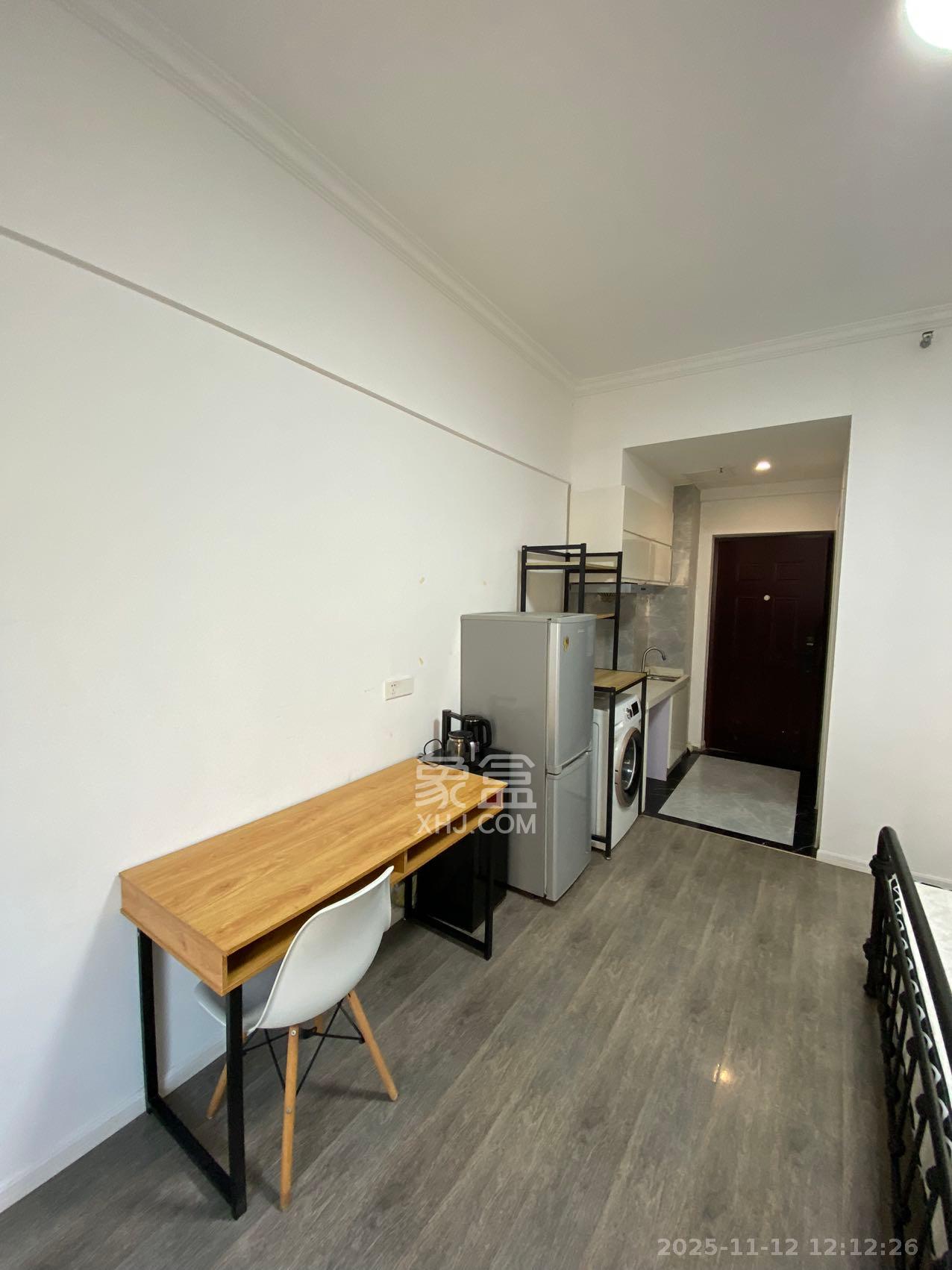 梅溪鑫苑名家  1室1厅1卫    1300.0元/月室内图