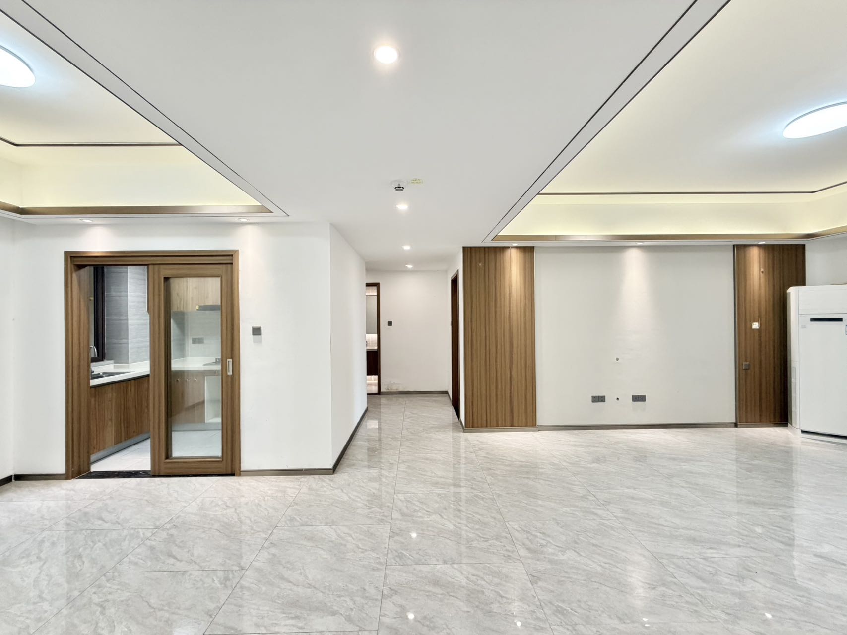 海航豪庭南苑  3室2厅1卫    4000.0元/月室内图