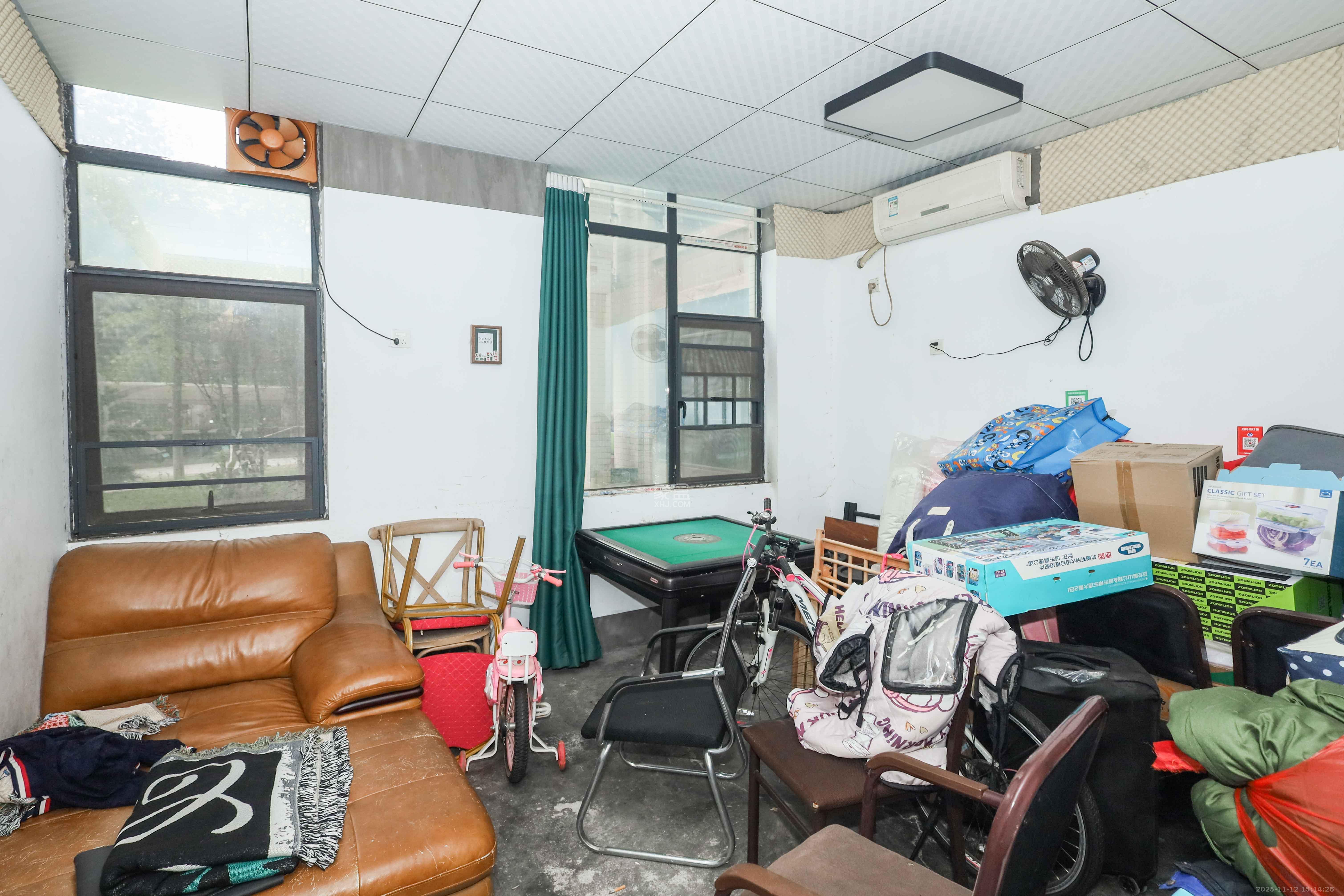 天元涉外景园C区 3室2厅2卫 89.0万 天元涉外景园C区 3室2厅2卫 89.0万卧室