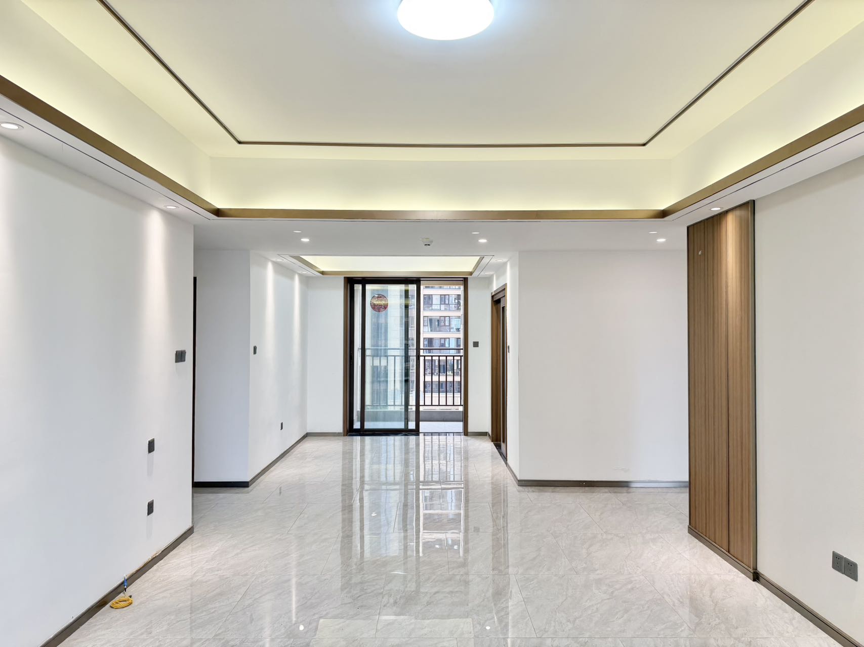 海航豪庭南苑  3室2厅1卫    4000.0元/月室内图