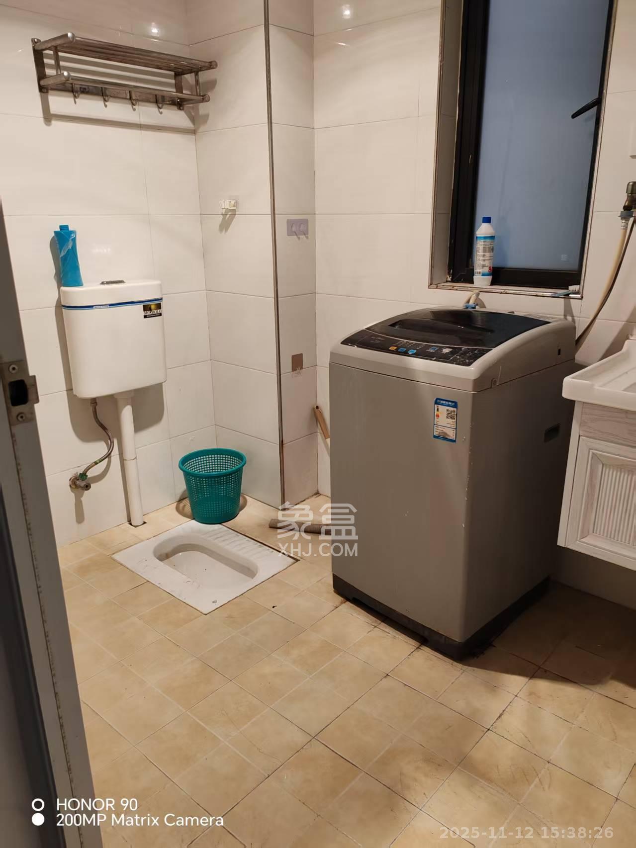 三一街区  2室2厅1卫    1200.0元/月户型图