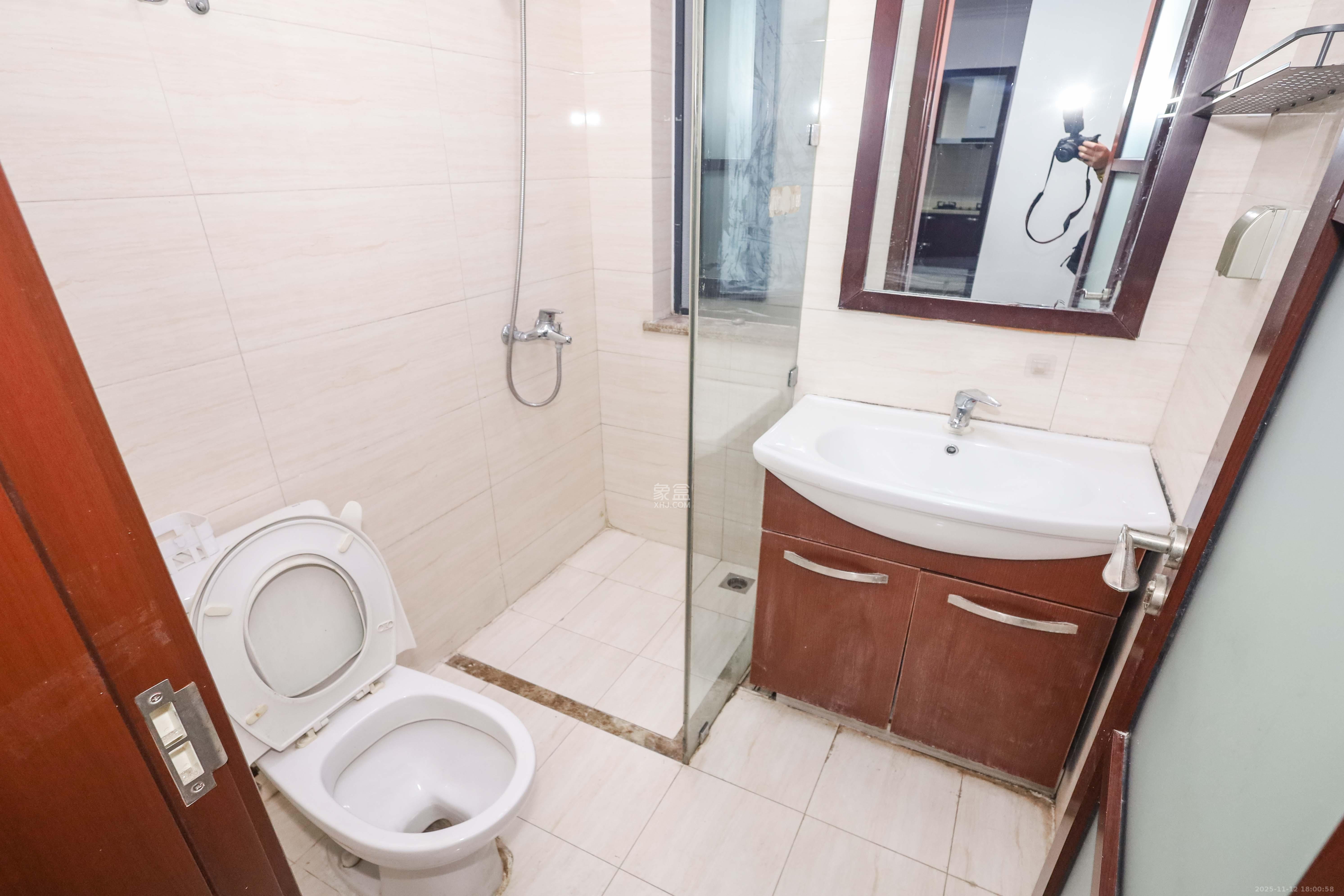 好莱城(弘德西街) 2室2厅1卫 58.0万 好莱城(弘德西街) 2室2厅1卫 58.0万卫生间