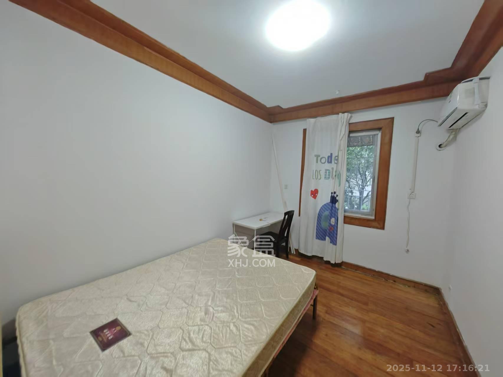 高家坪住宅新区  3室2厅2卫    3200.0元/月室内图