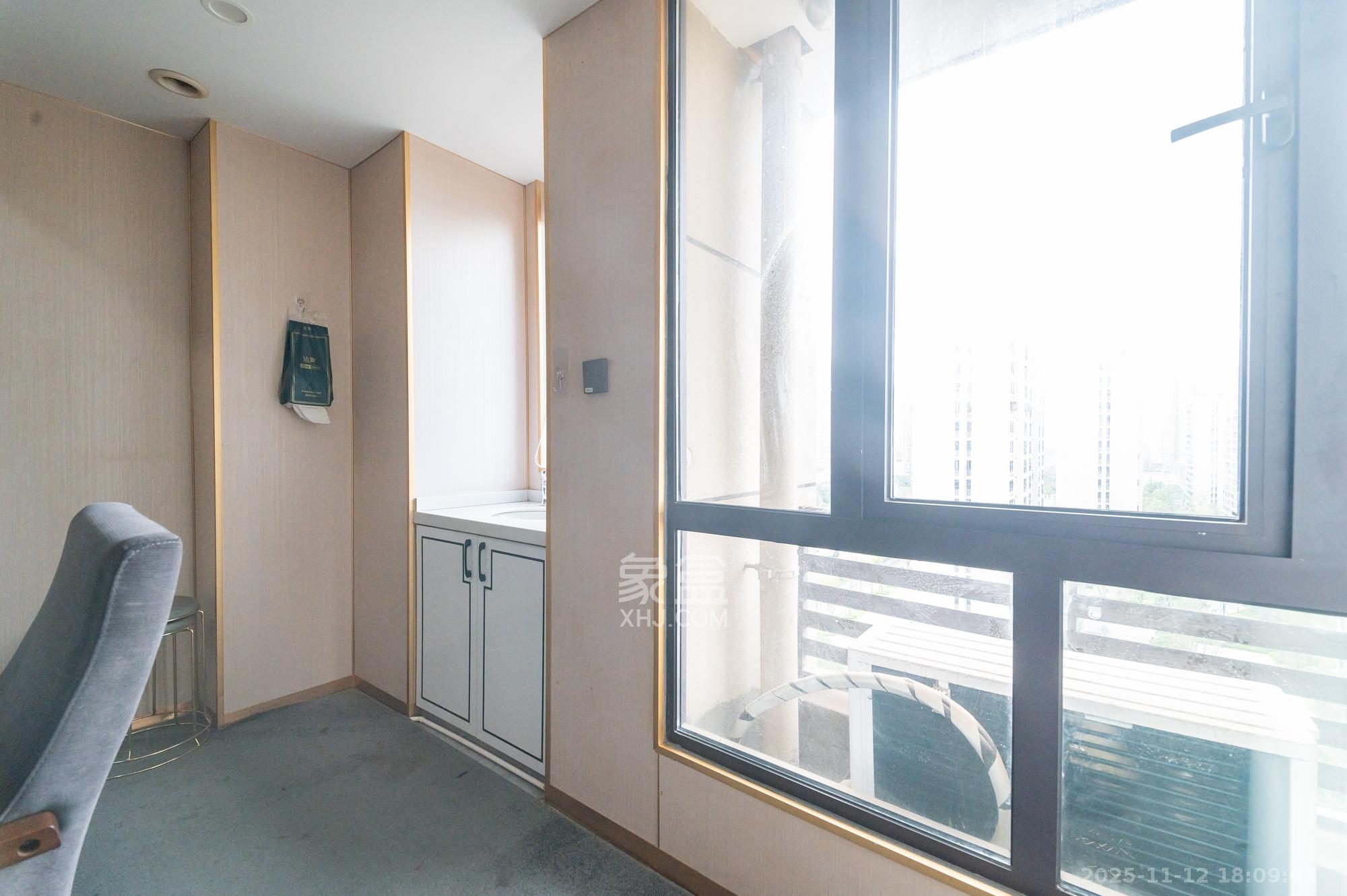 国泰九龙湾 1室1厅1卫 19.8万 国泰九龙湾 1室1厅1卫 19.8万阳台