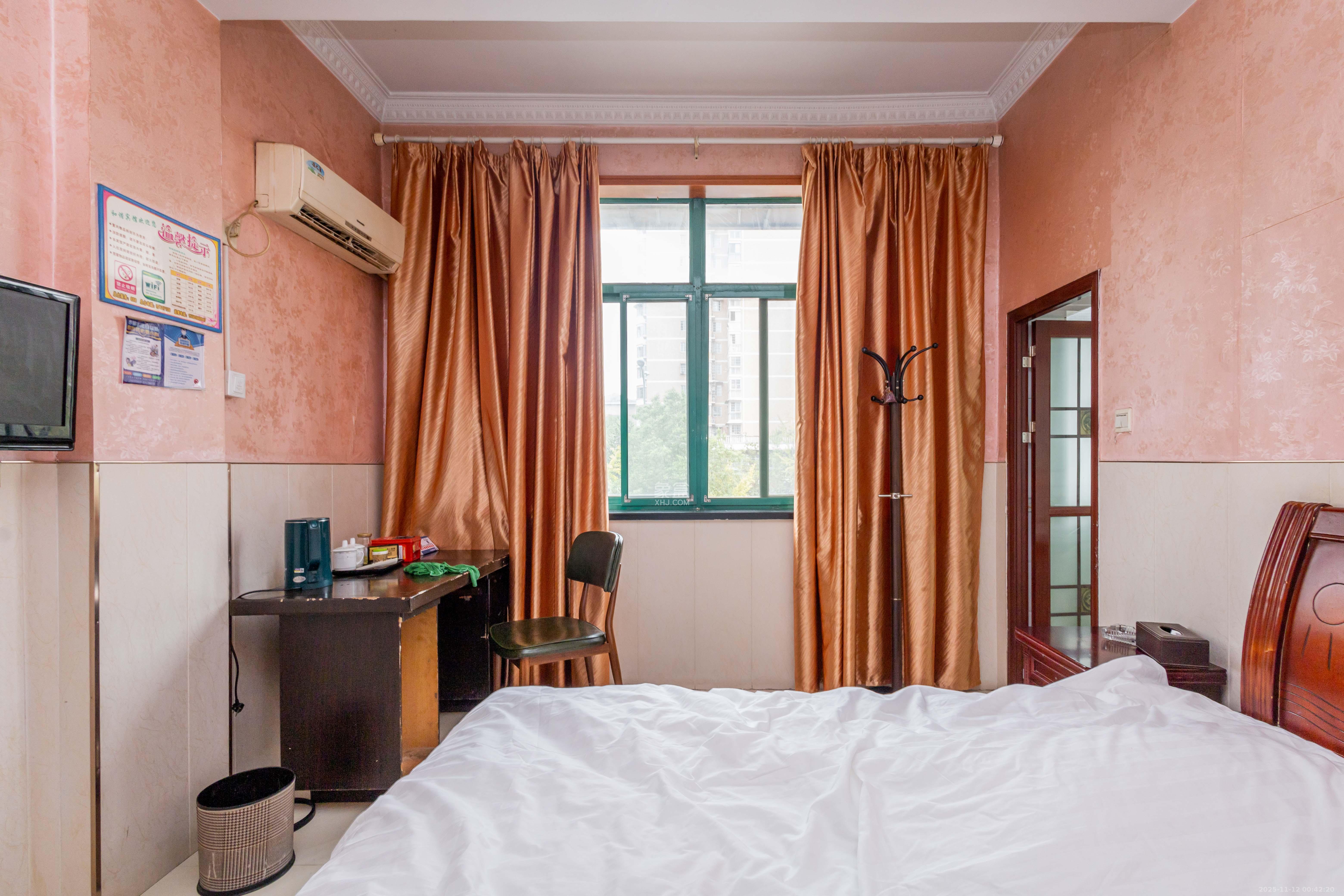 星沙国际物流园/泉星社区 7室7厅7卫 120.0万 星沙国际物流园/泉星社区 7室7厅7卫 120.0万客厅