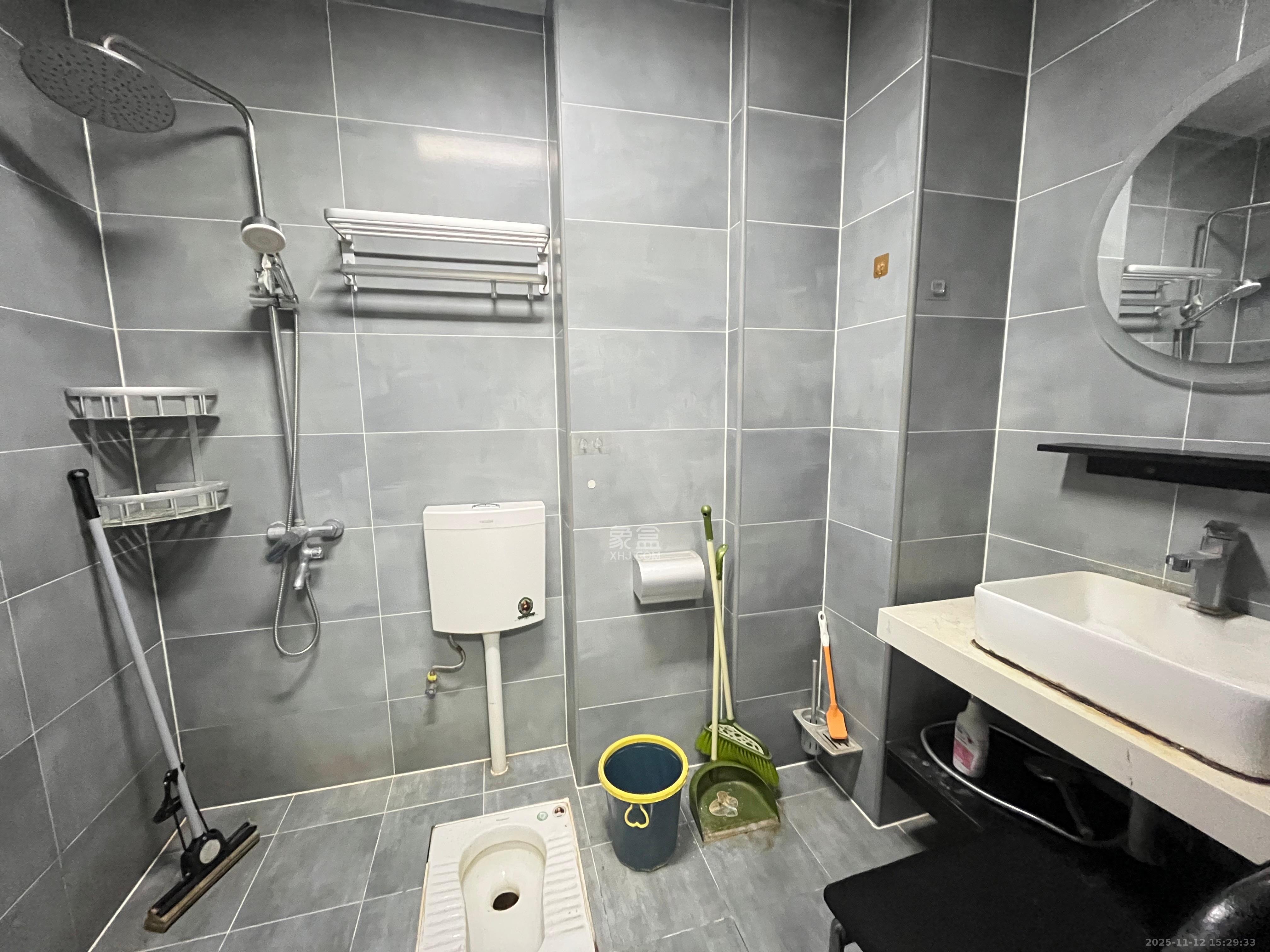 明大佳园  1室1厅1卫    1600.0元/月室内图