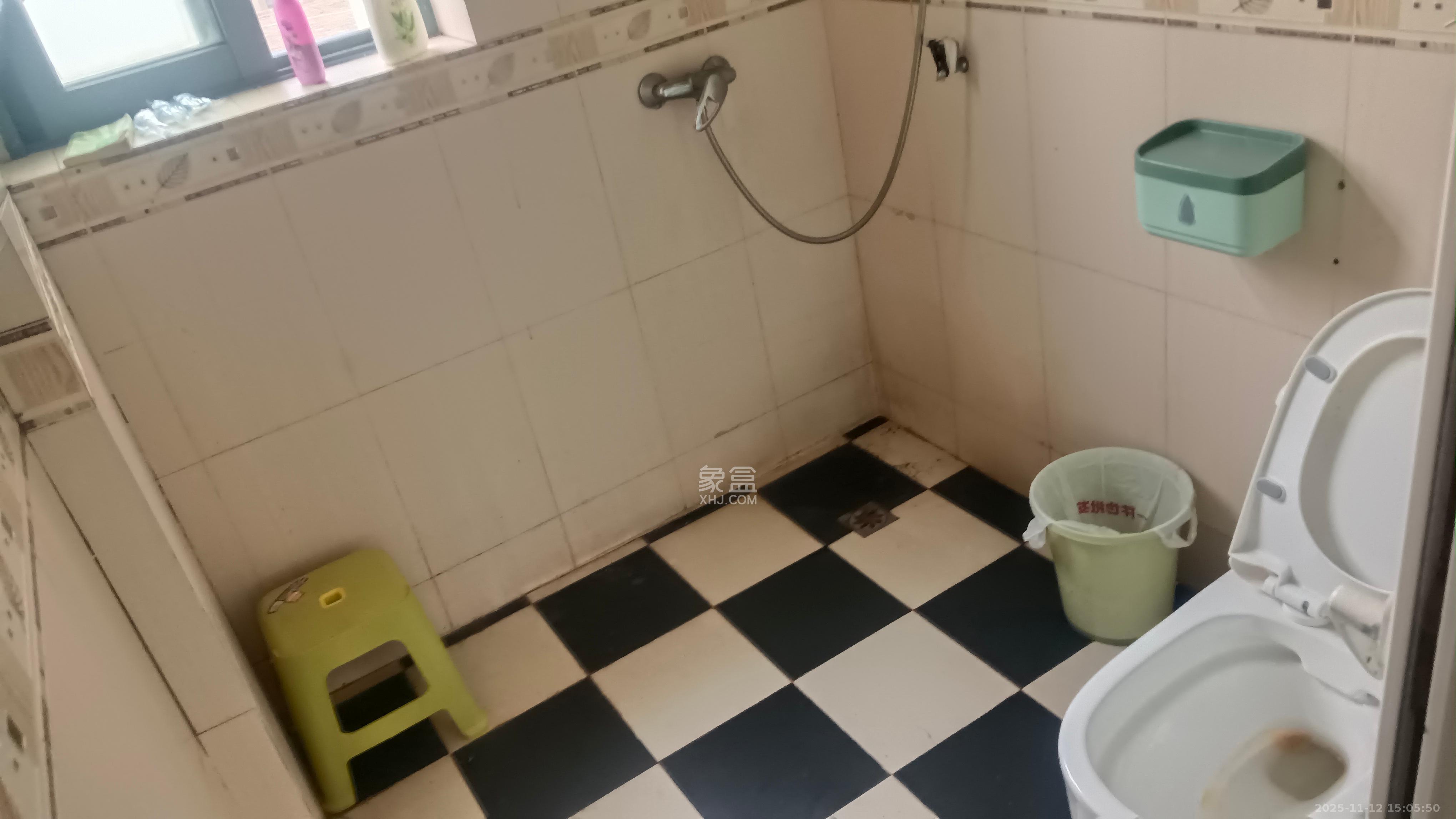 亚华香舍花都  3室2厅2卫    3800.0元/月室内图