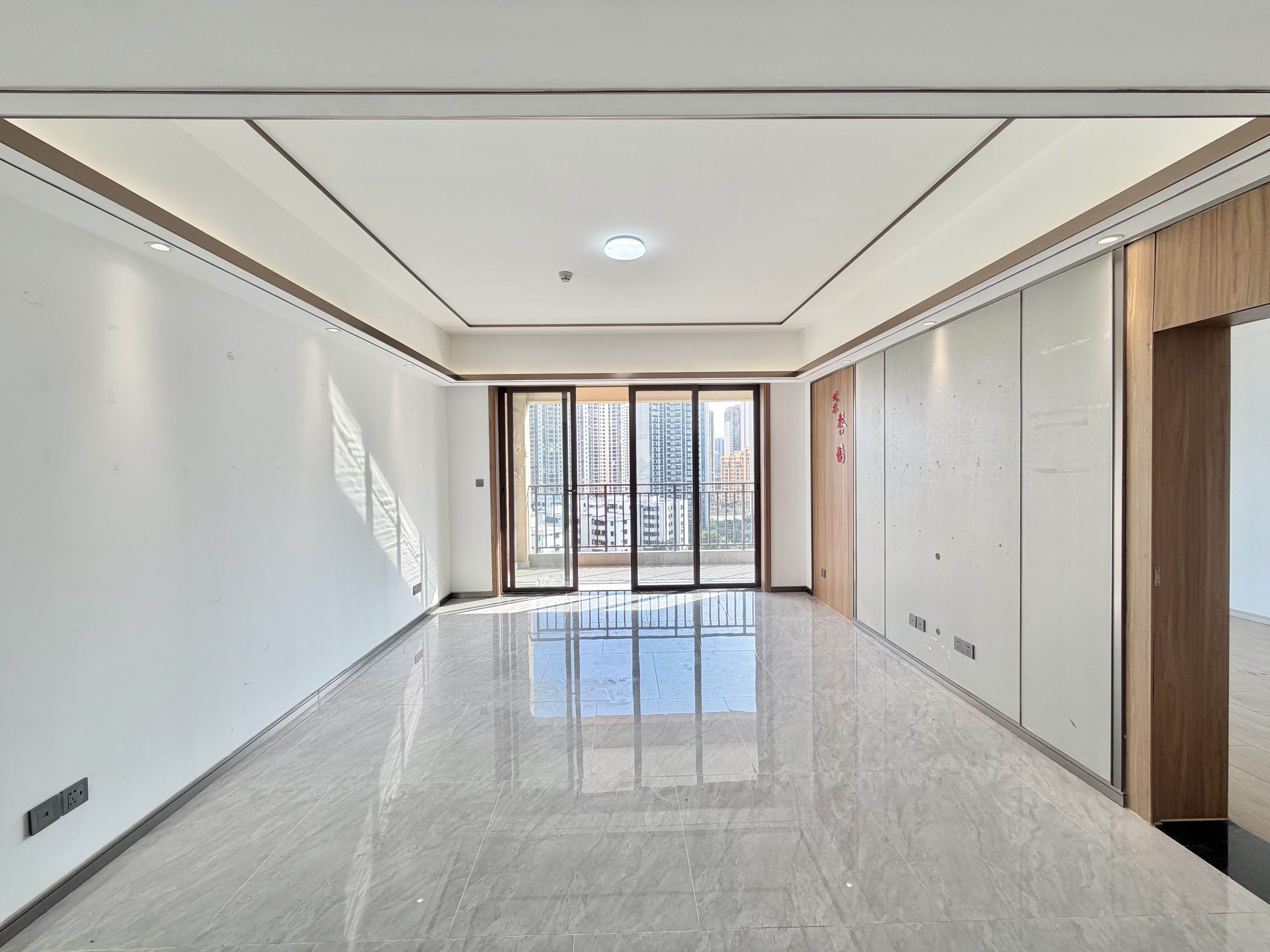 海航豪庭南苑  3室2厅2卫    5500.0元/月室内图1