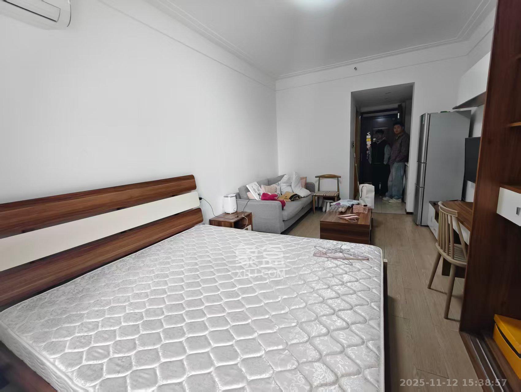 中海国际二期 1室1厅1卫 1100.0元/月 中海国际二期 1室1厅1卫 1100.0元/月室内图