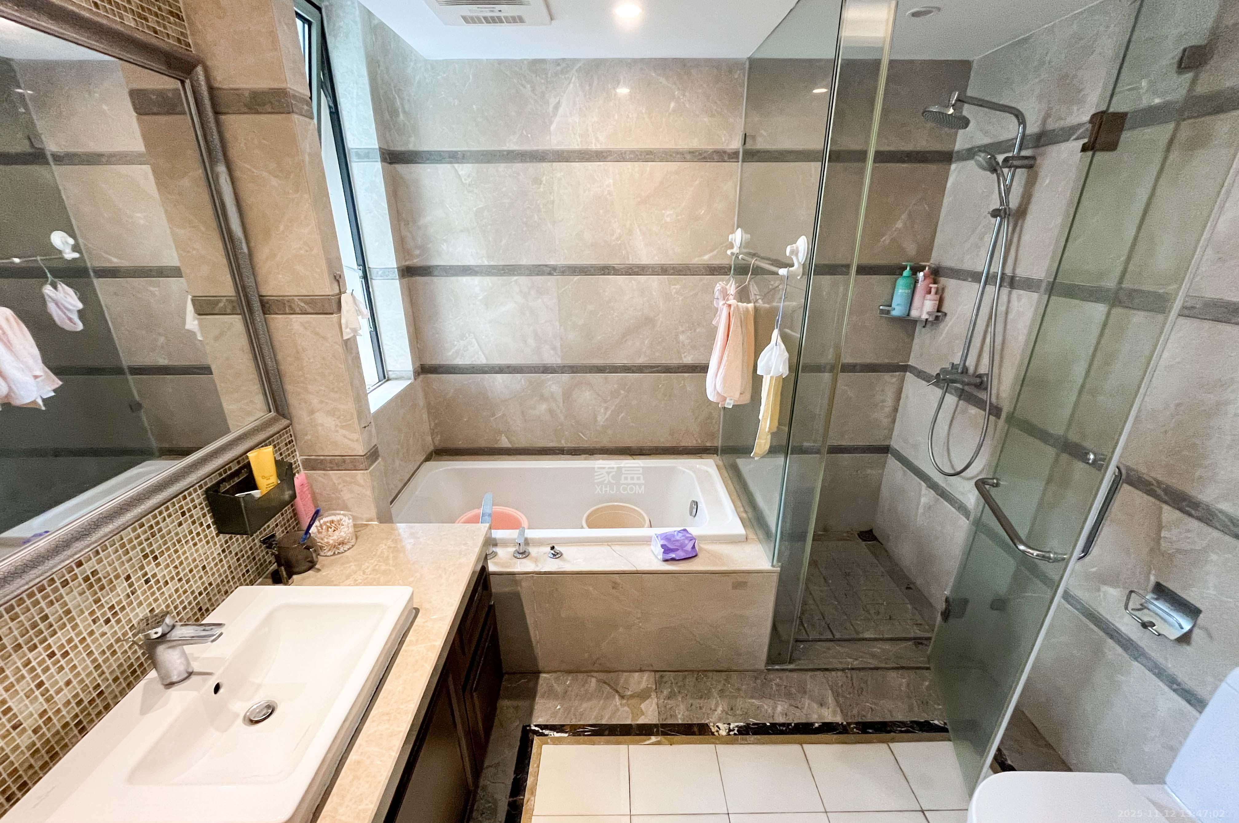 梅溪湖金茂府(金茂广场)(金茂览秀城) 1室2厅3卫 372.0万 梅溪湖金茂府(金茂广场)(金茂览秀城) 1室2厅3卫 372.0万卫生间