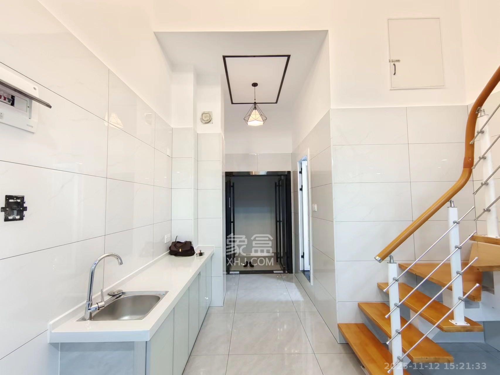 华润置地广场二期 1室1厅1卫 1600.0元/月 华润置地广场二期 1室1厅1卫 1600.0元/月室内图