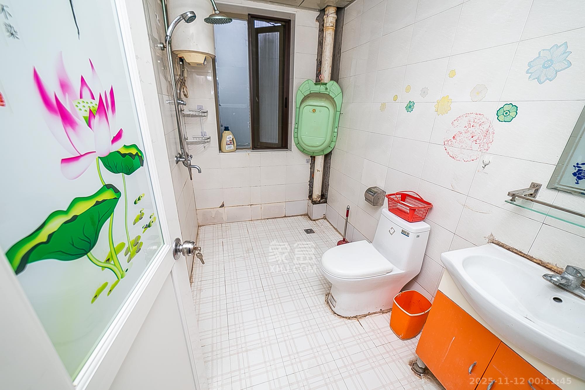 层上观邸 3室2厅2卫 95.0万 层上观邸 3室2厅2卫 95.0万卫生间