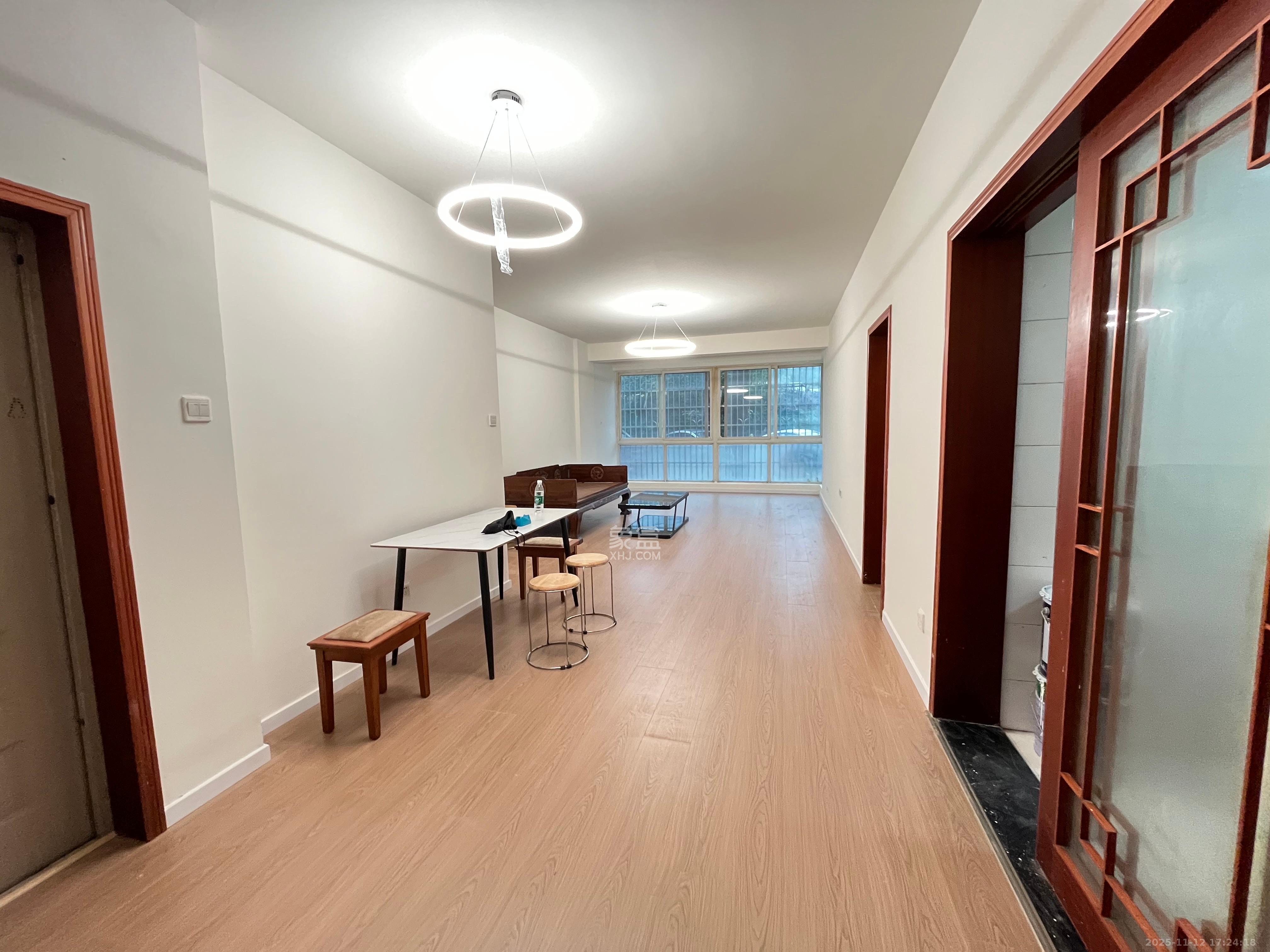 阳光新城 3室2厅2卫 2300.0元/月 阳光新城 3室2厅2卫 2300.0元/月室内图