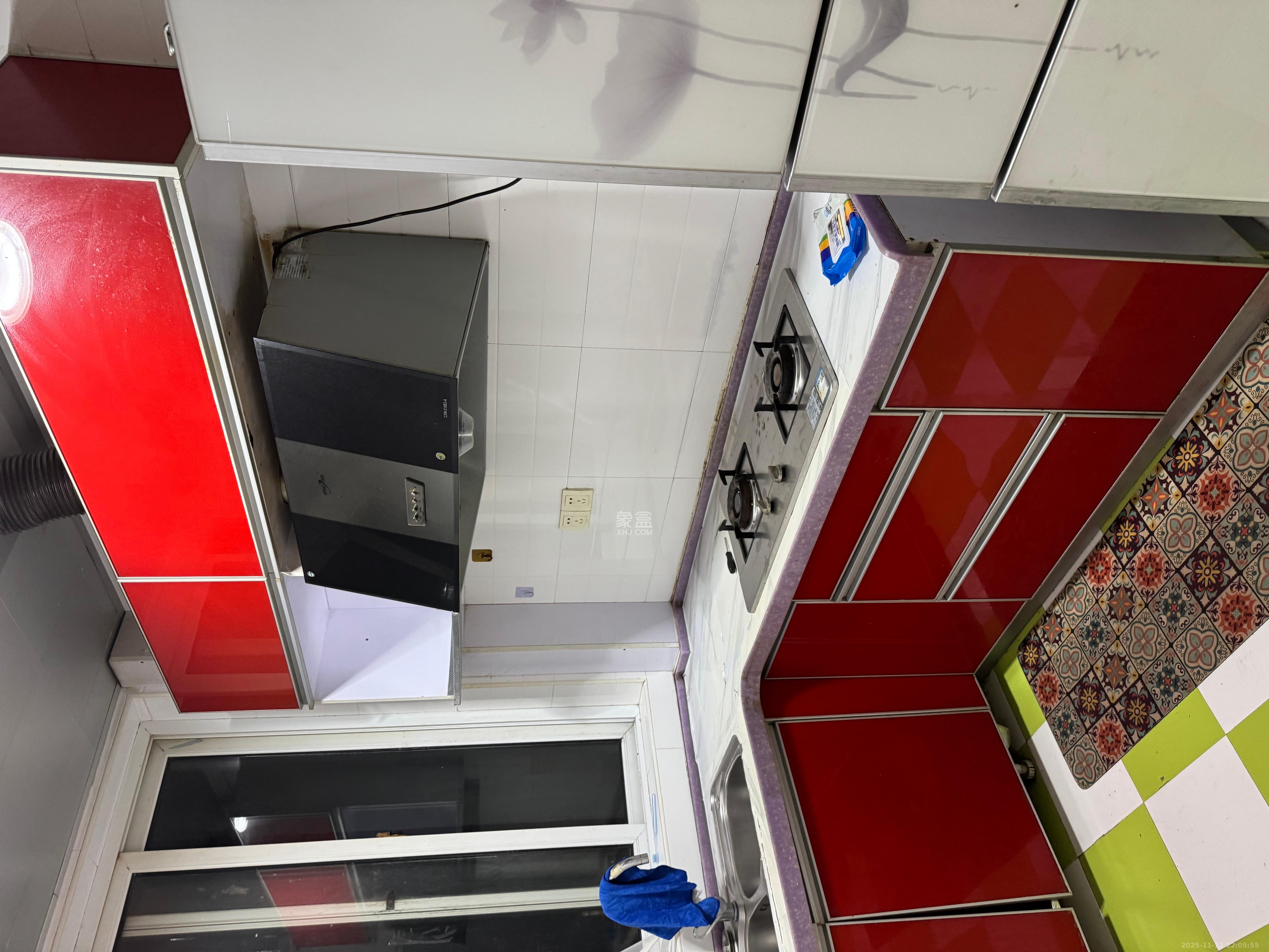 山水湾  1室2厅1卫    1500.0元/月室内图