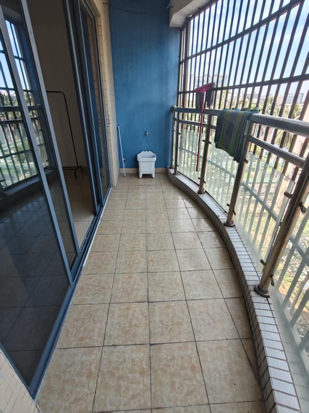 海南医学院第二附属医院职工宿舍区  4室2厅2卫    2800.0元/月户型图